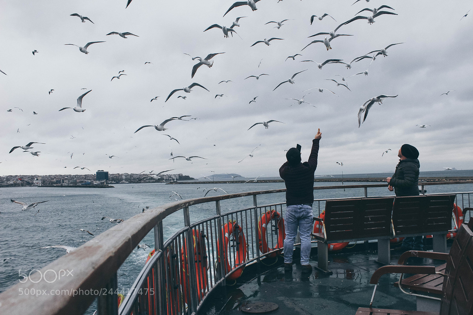 Canon EOS 1300D (EOS Rebel T6 / EOS Kiss X80) sample photo. Ferries passengers photography