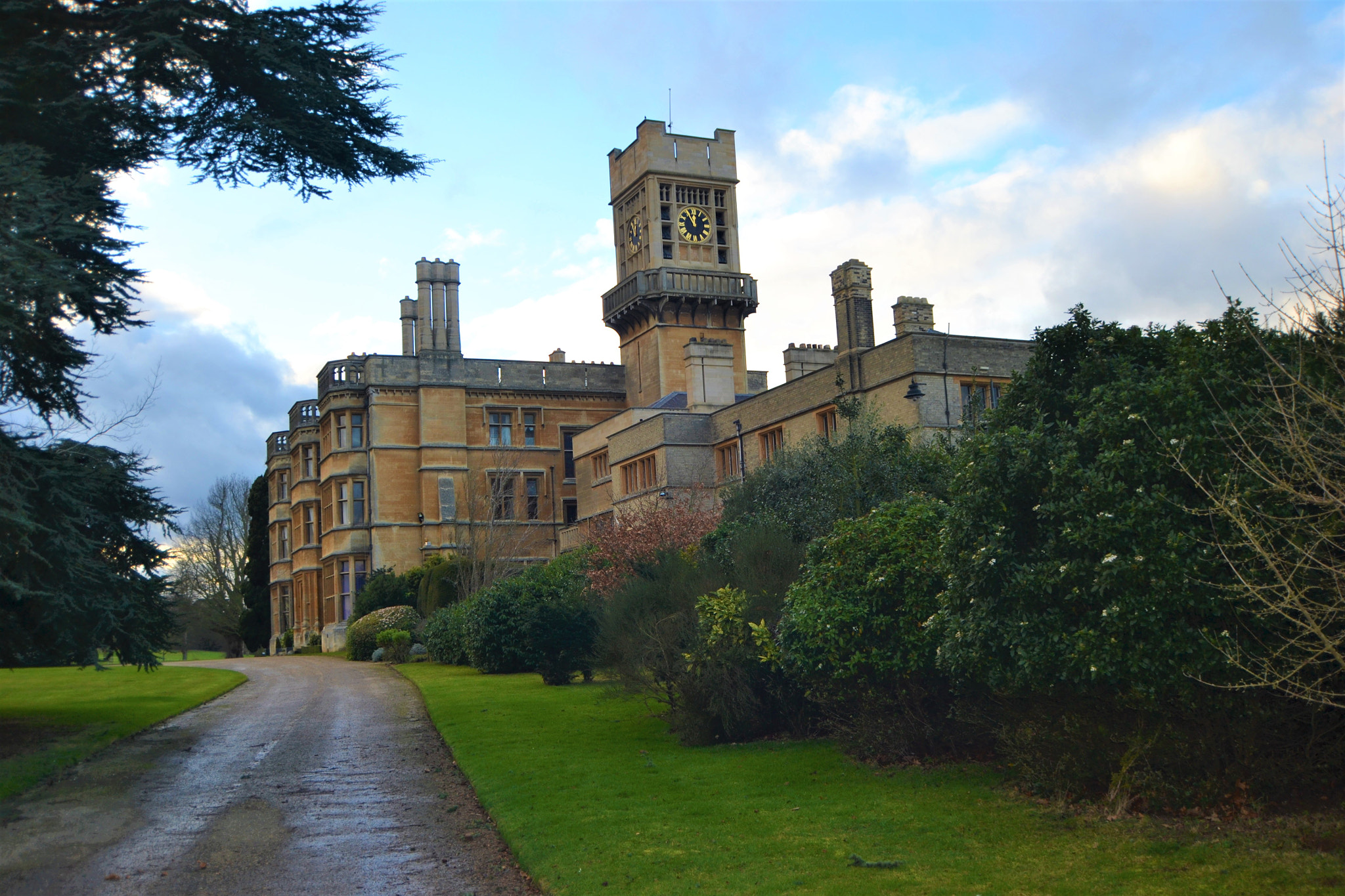 Nikon D3100 sample photo. The mansion house photography