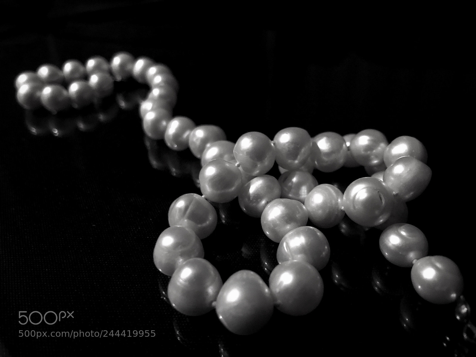 Apple iPhone 8 sample photo. Pearls photography