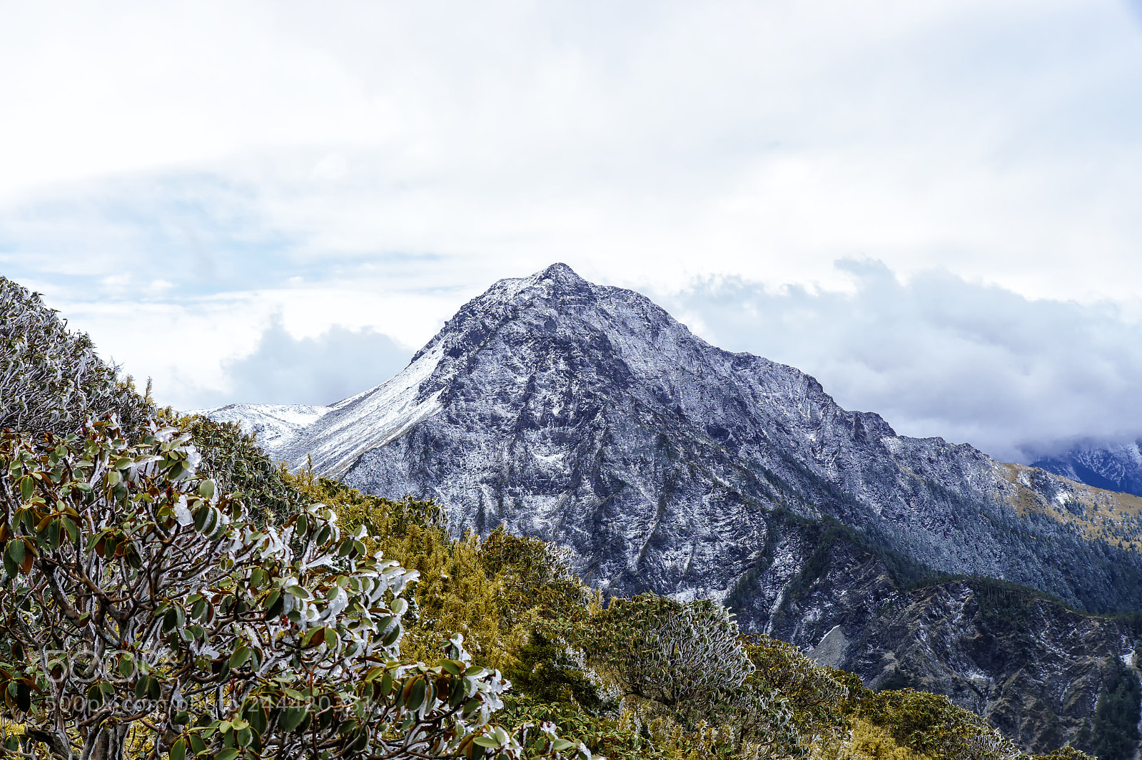 Sony ILCA-77M2 sample photo. 南湖大山 3742m photography