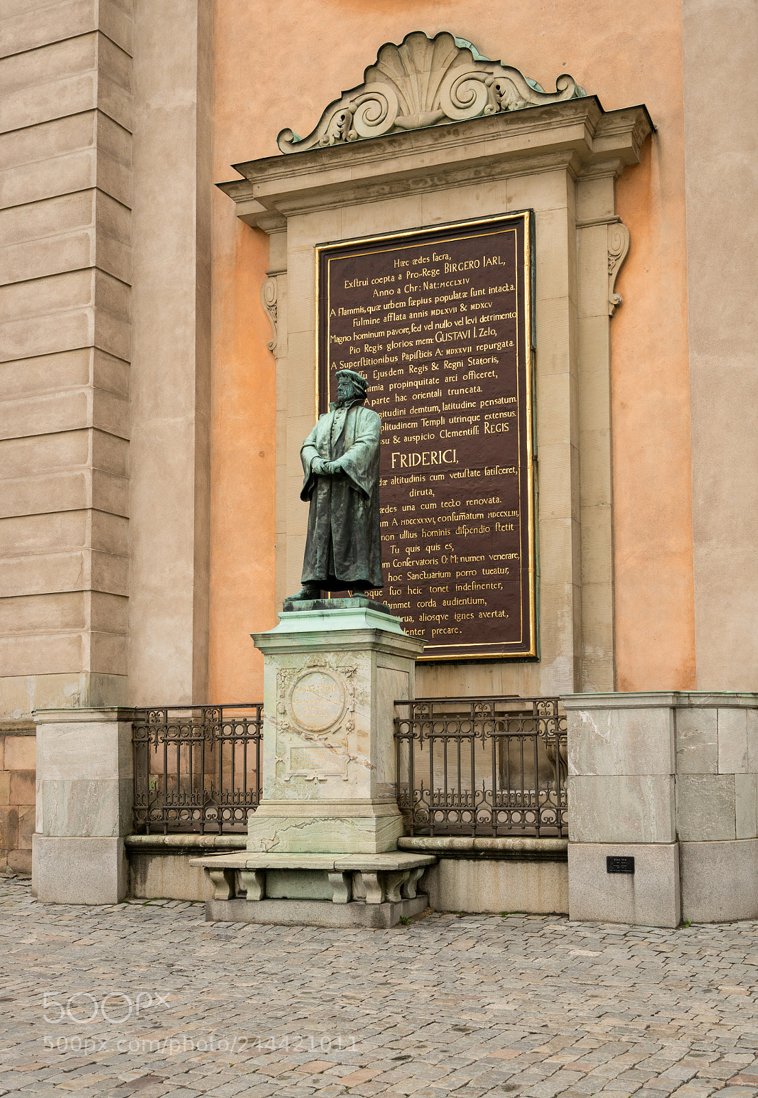 Sony a7R II sample photo. Statue to friderici by photography