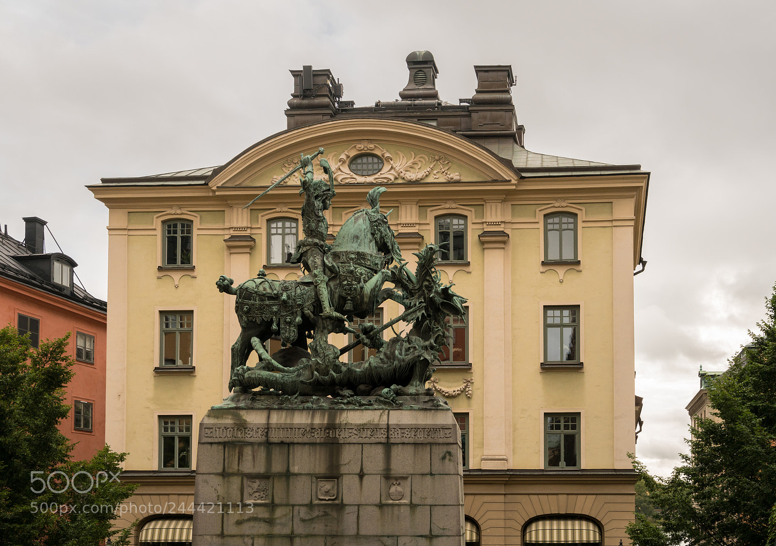 Sony a7R II sample photo. Bronze statue of st photography