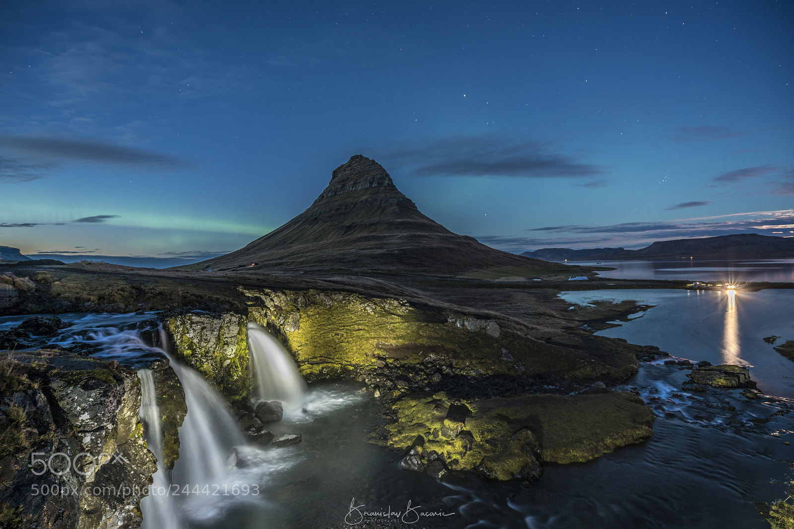 Sony a7R II sample photo. Kirkjufell with arurora lighter photography