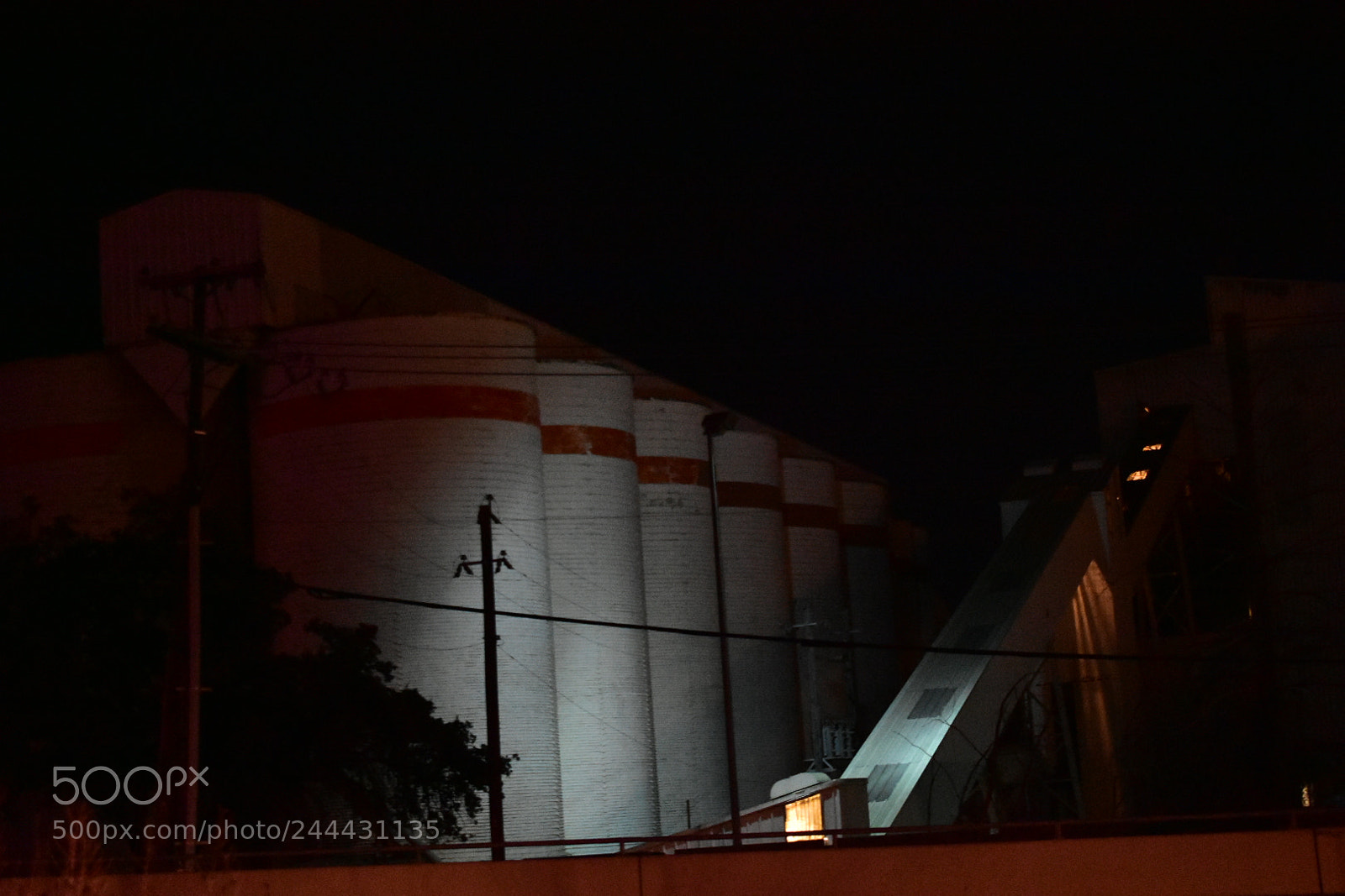 Nikon D7200 sample photo. Into the streets  photography