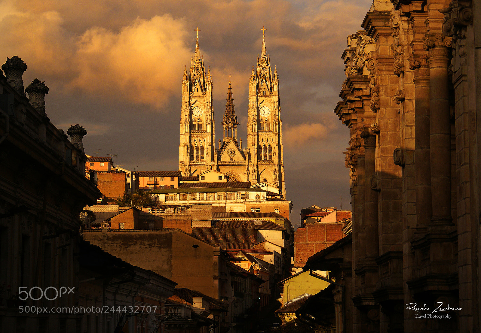 Sony Alpha DSLR-A100 sample photo. Basilica de quito photography