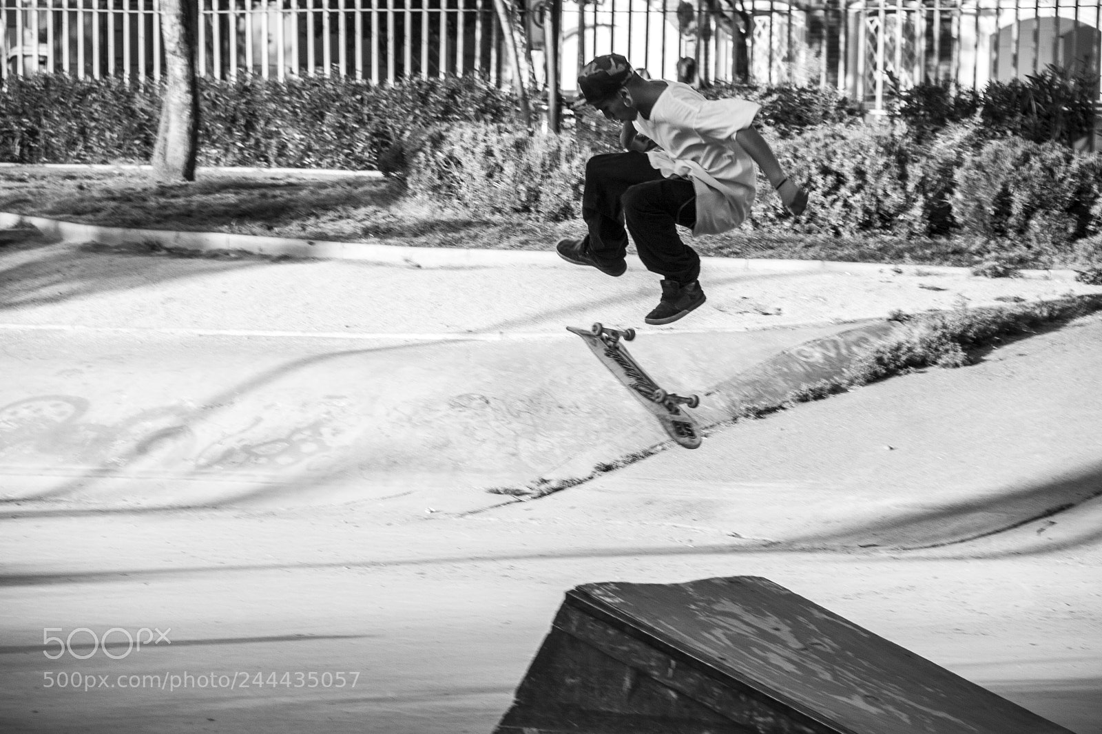 Canon EOS 50D sample photo. Skater2.jpg photography