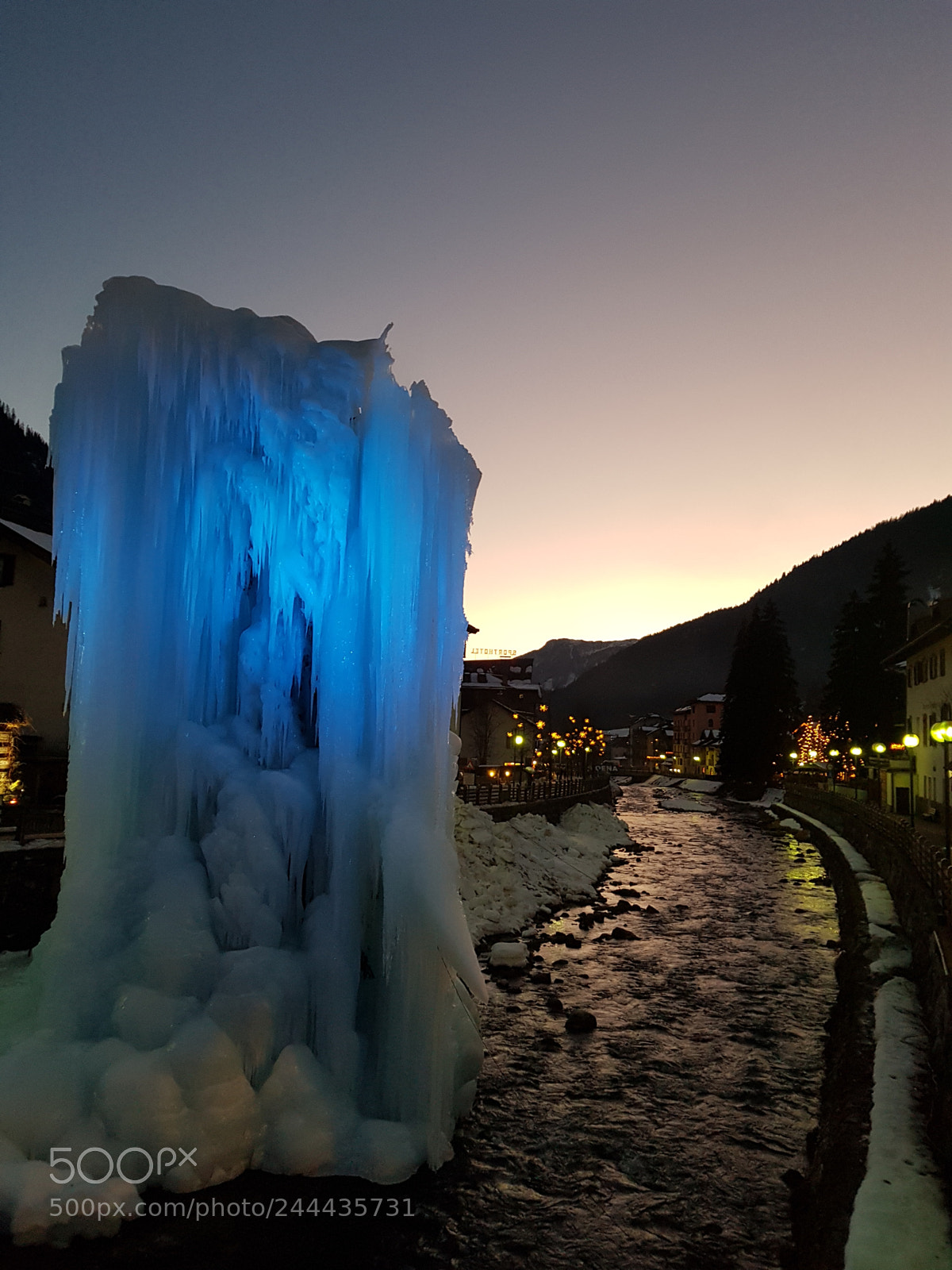 Samsung Galaxy S8 sample photo. Deep blue photography