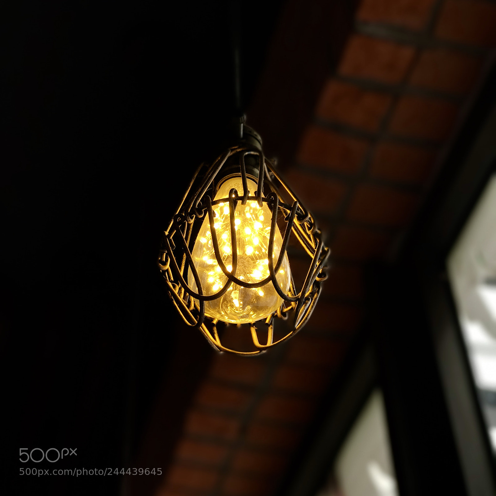 Apple iPhone 7 Plus sample photo. Light bulb in a photography