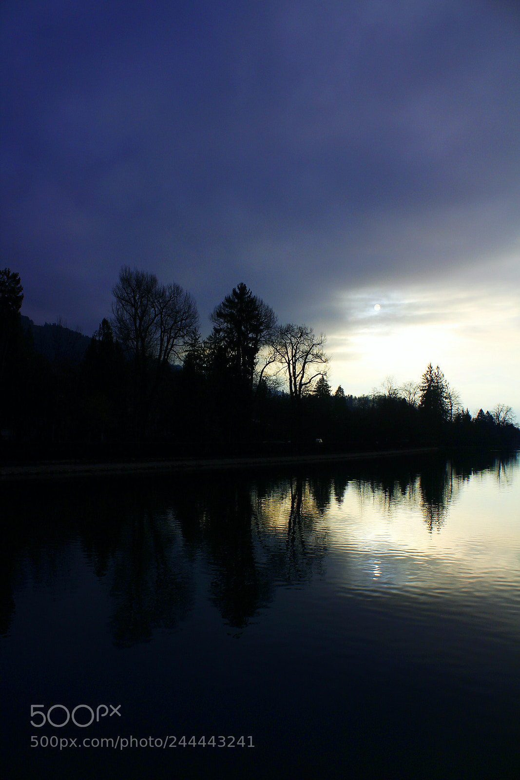 Canon EOS 1200D (EOS Rebel T5 / EOS Kiss X70 / EOS Hi) sample photo. Sun reflection photography