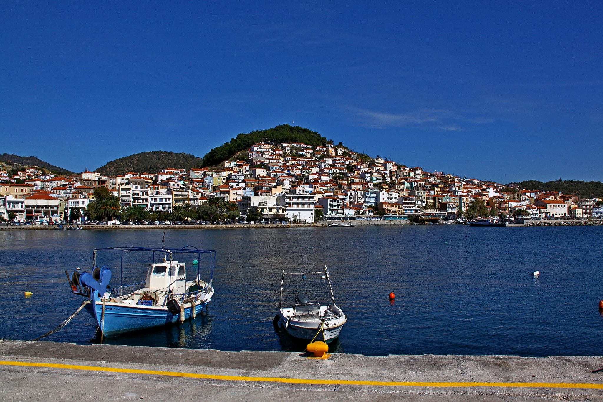 Canon EF-S 18-200mm F3.5-5.6 IS sample photo. Πλωμαρι....Λεσβος photography