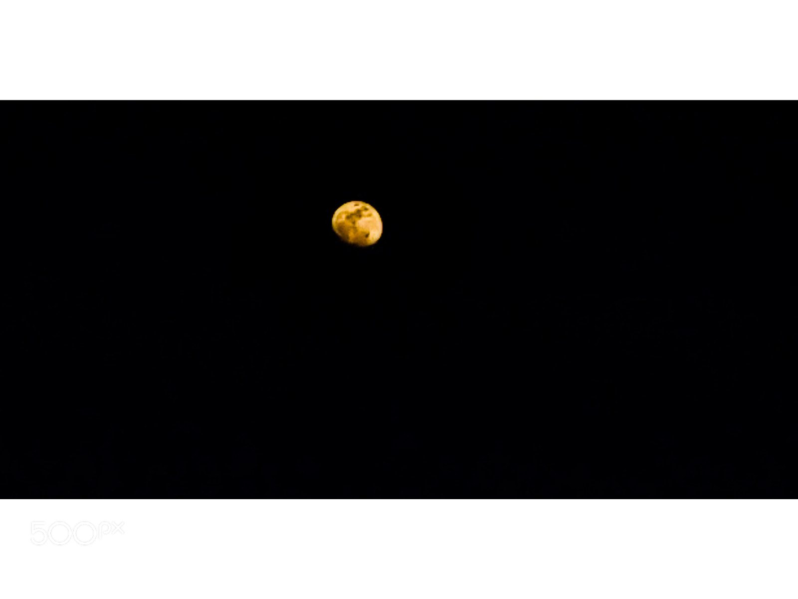 LG V30 sample photo. Moon is soon photography