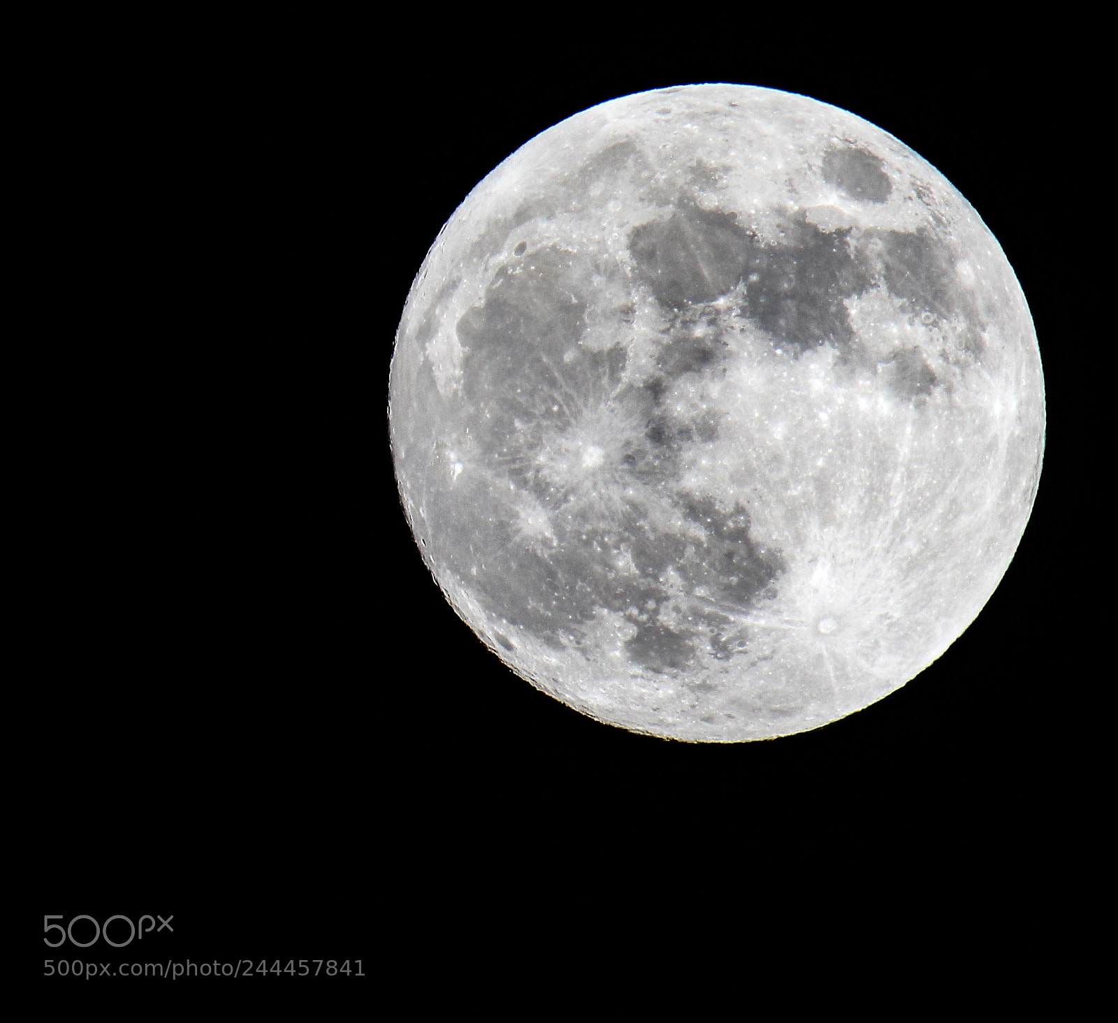 Canon EOS 1200D (EOS Rebel T5 / EOS Kiss X70 / EOS Hi) sample photo. Almost full moon photography