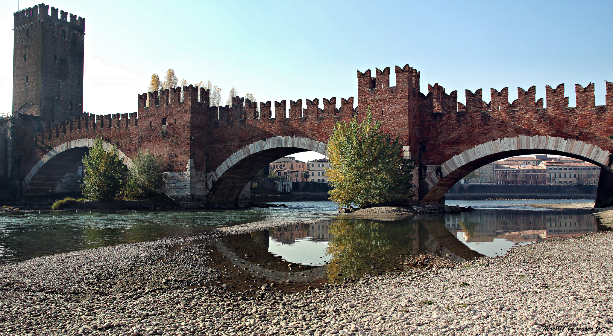 Canon EOS 750D (EOS Rebel T6i / EOS Kiss X8i) + Sigma 17-70mm F2.8-4 DC Macro OS HSM sample photo. Seduto in riva al fiume photography