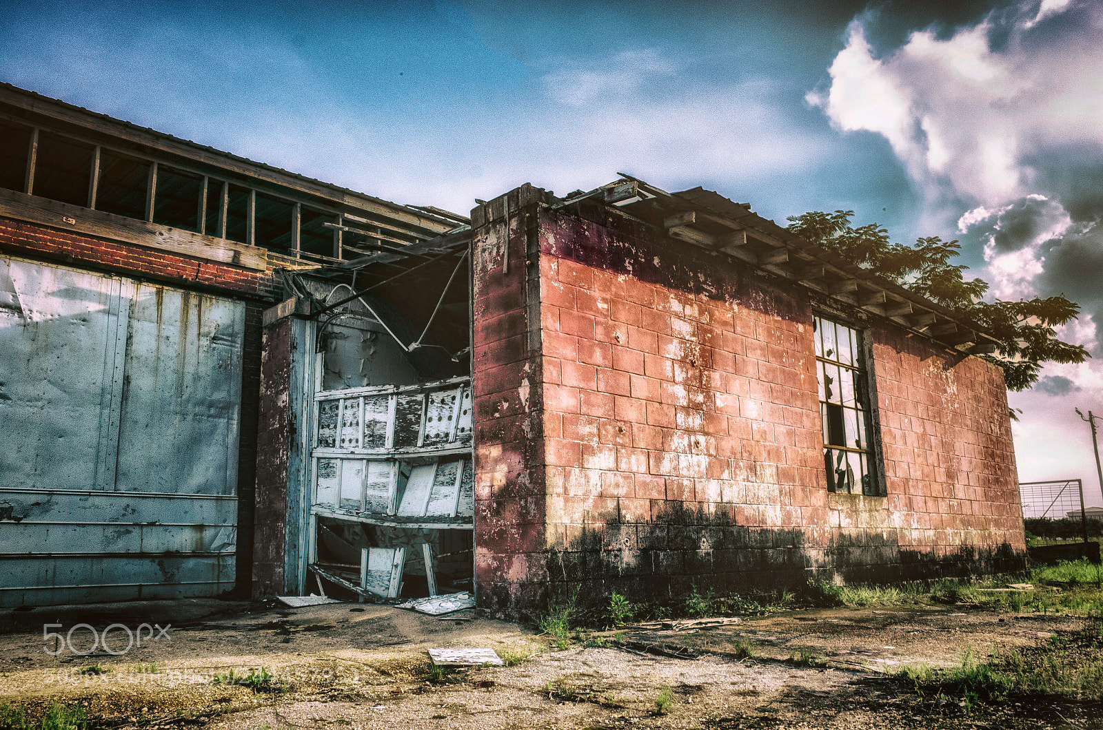 Ricoh GR II sample photo. Old care repair shop photography