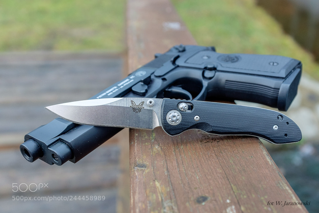 Fujifilm X100T sample photo. Benchmade 698 foray beretta photography