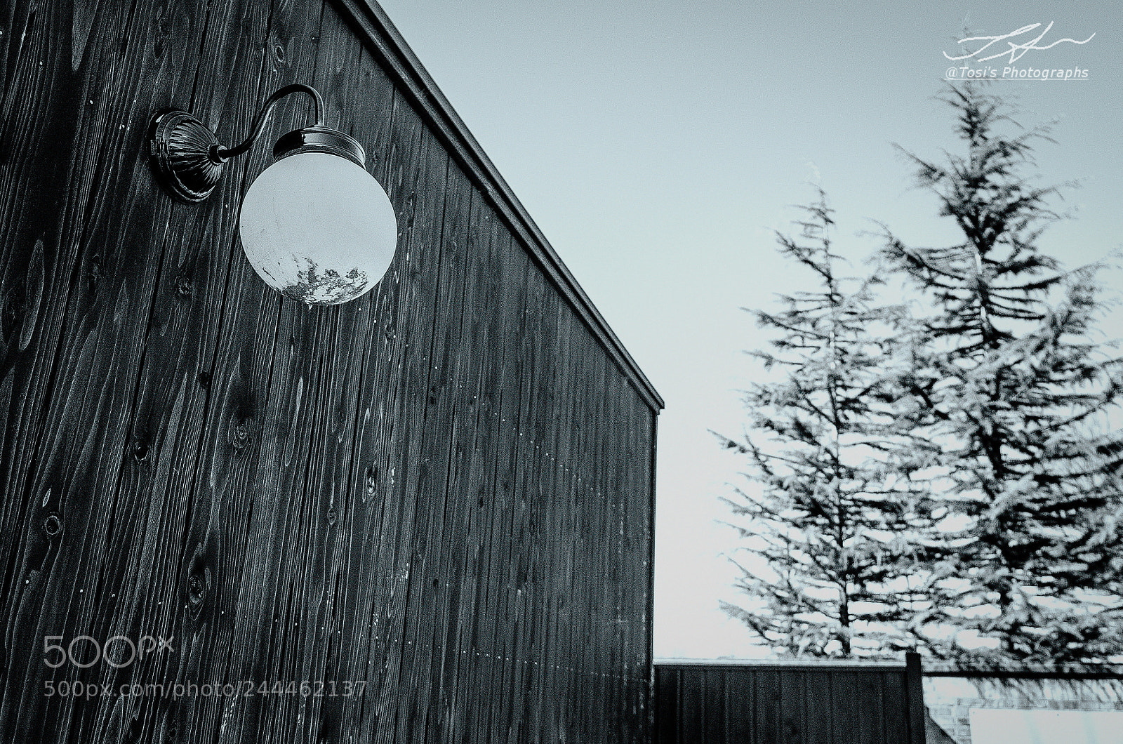 Ricoh GR sample photo. Lamp & wall photography