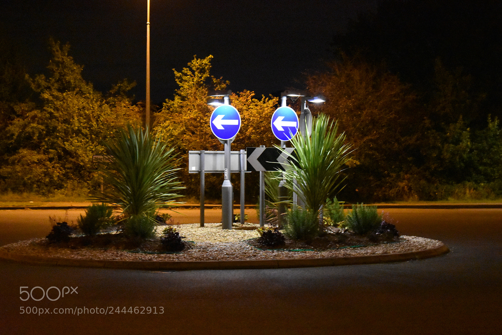 Nikon D3400 sample photo. Roundabout photography