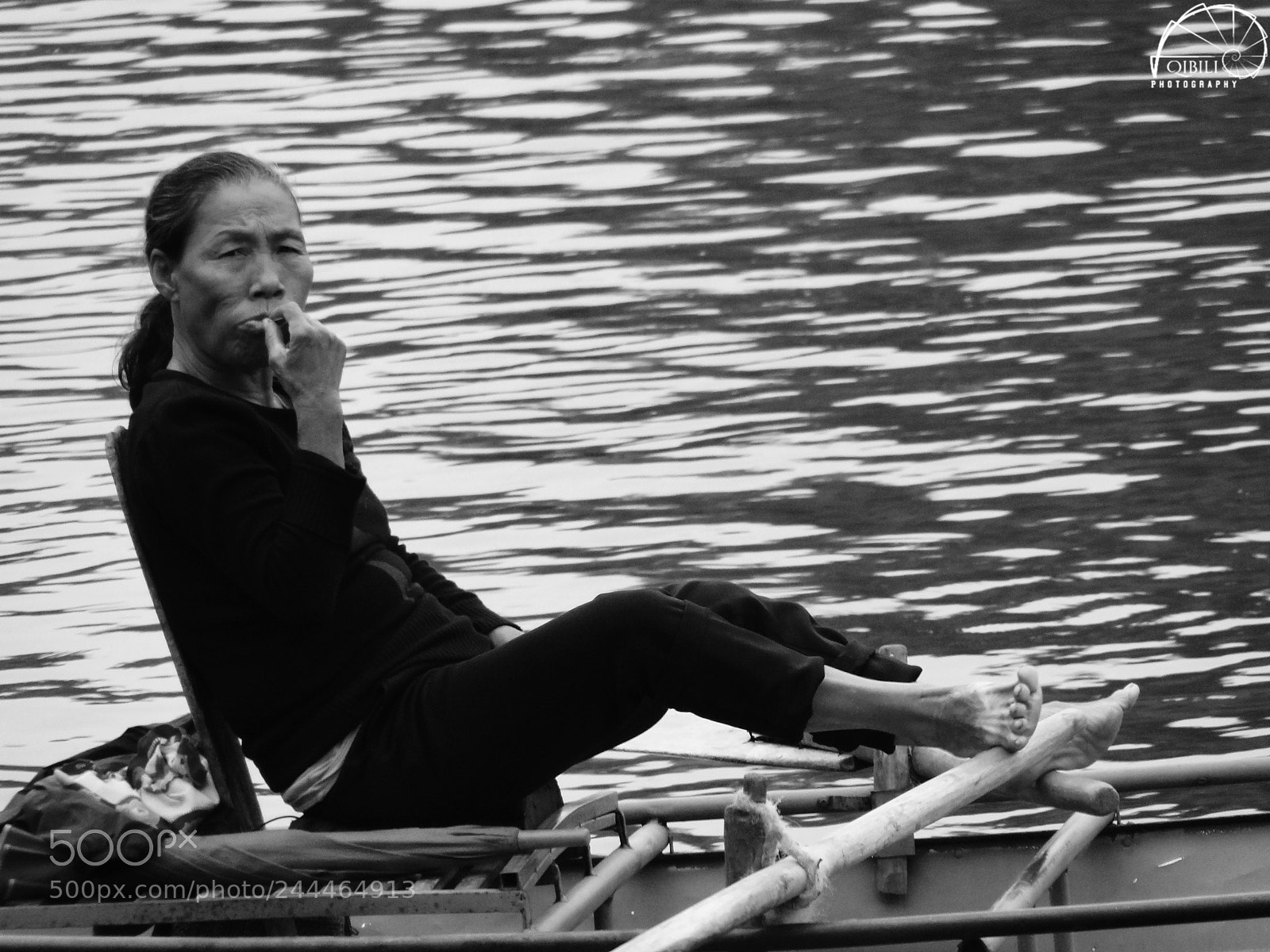 Sony Cyber-shot DSC-HX1 sample photo. Eating while paddling photography