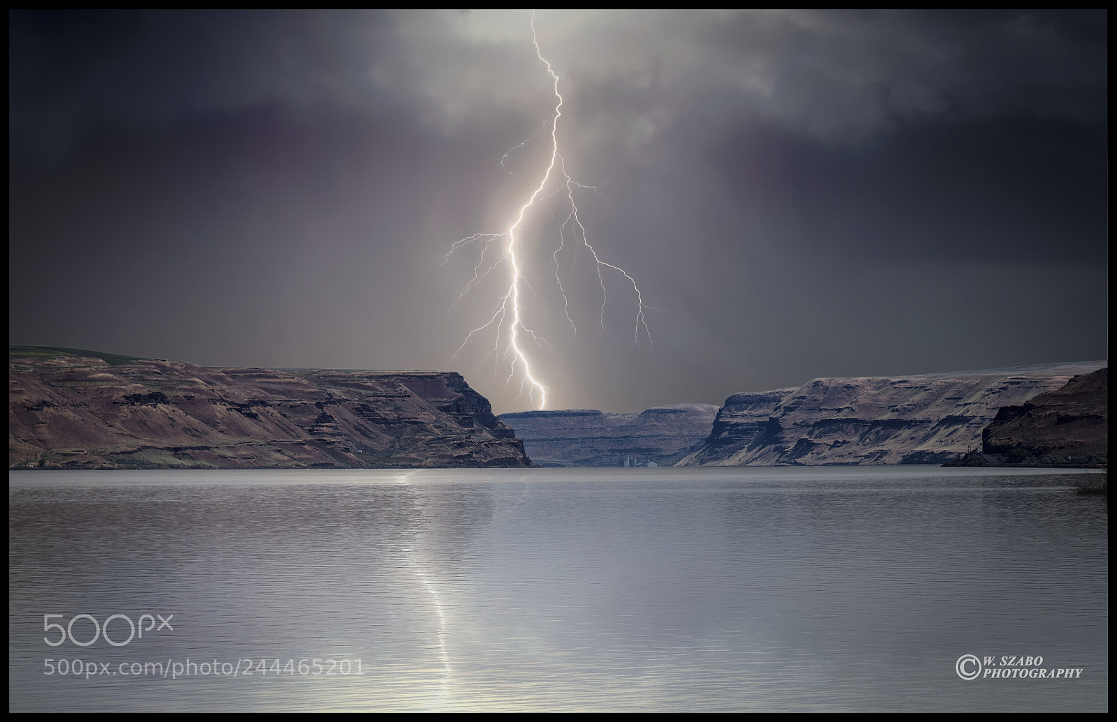 Nikon D610 sample photo. Stormy nights photography