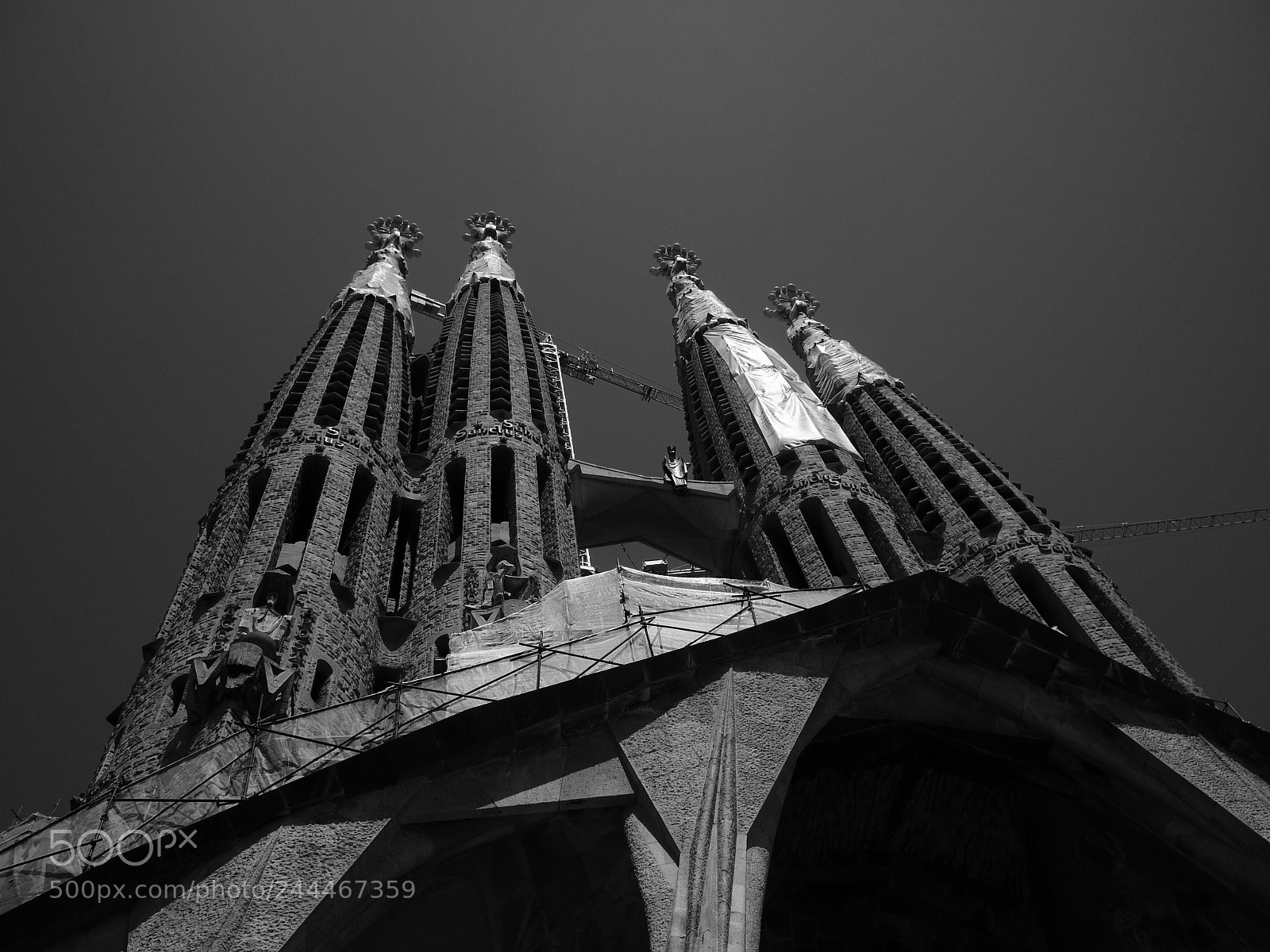 Panasonic Lumix DMC-GF1 sample photo. Building the towers to photography