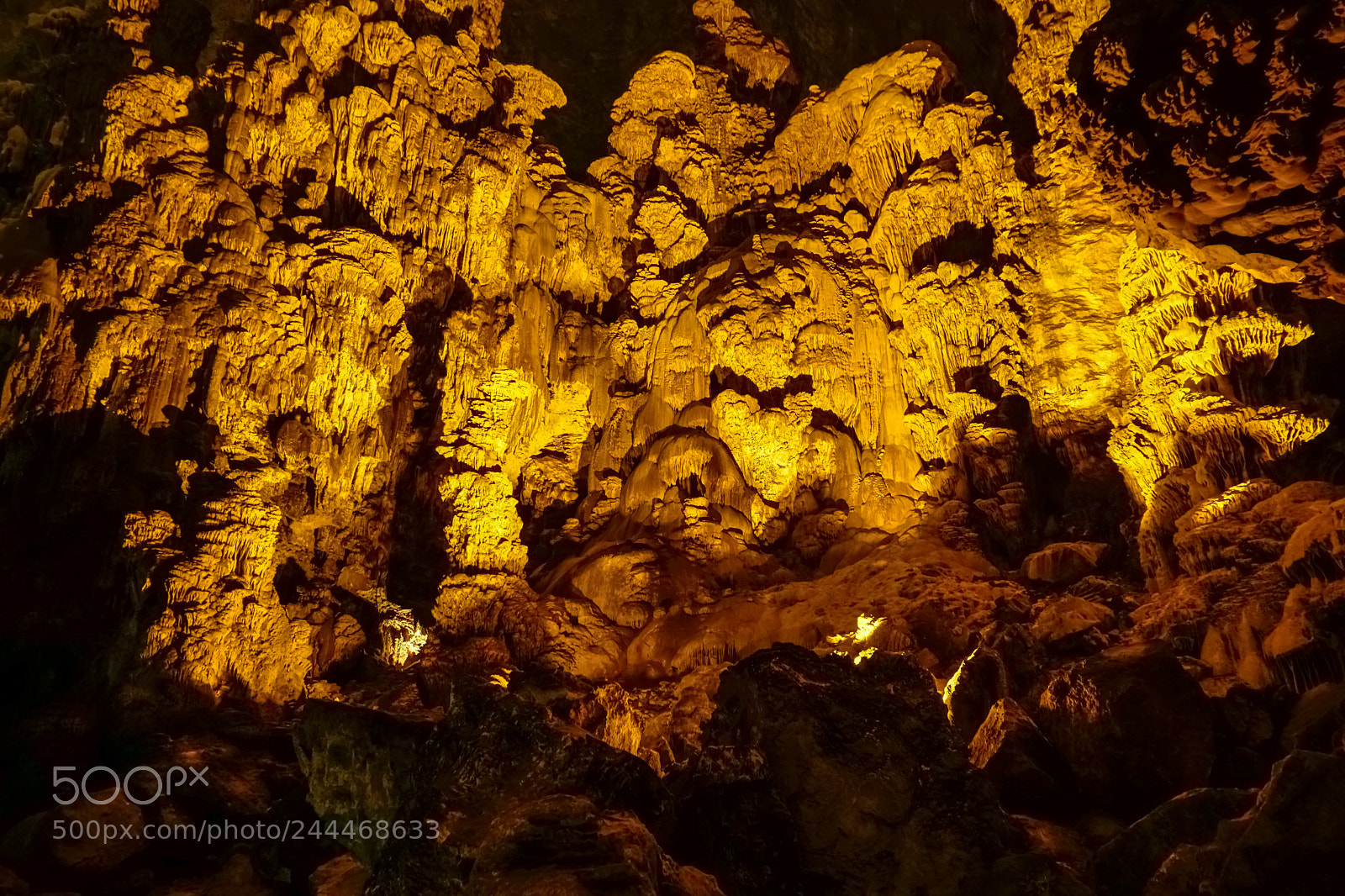 Sony a6300 sample photo. In the grutas de photography