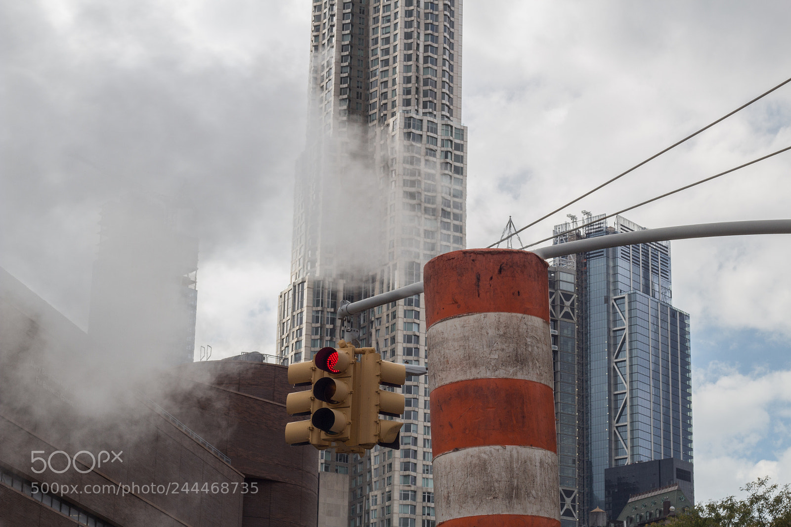 Canon EOS 100D (EOS Rebel SL1 / EOS Kiss X7) sample photo. The smoky new york photography