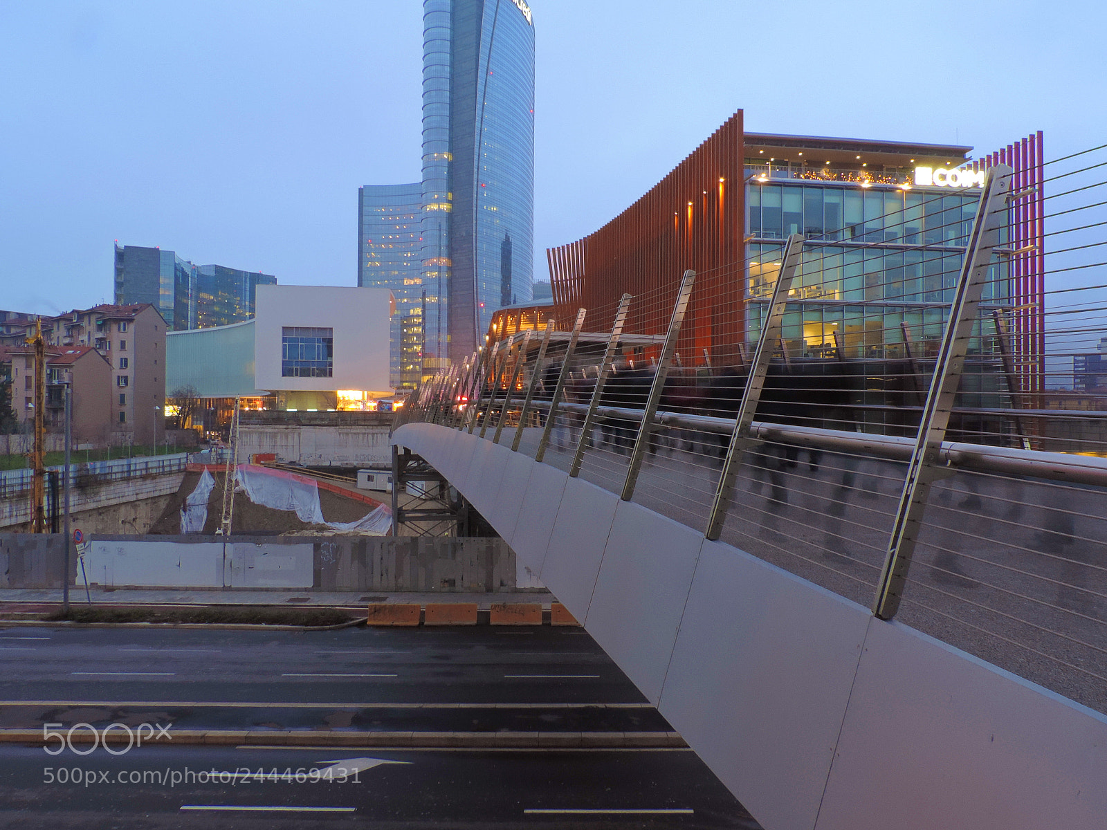 Nikon Coolpix P520 sample photo. Traffico sul ponte photography