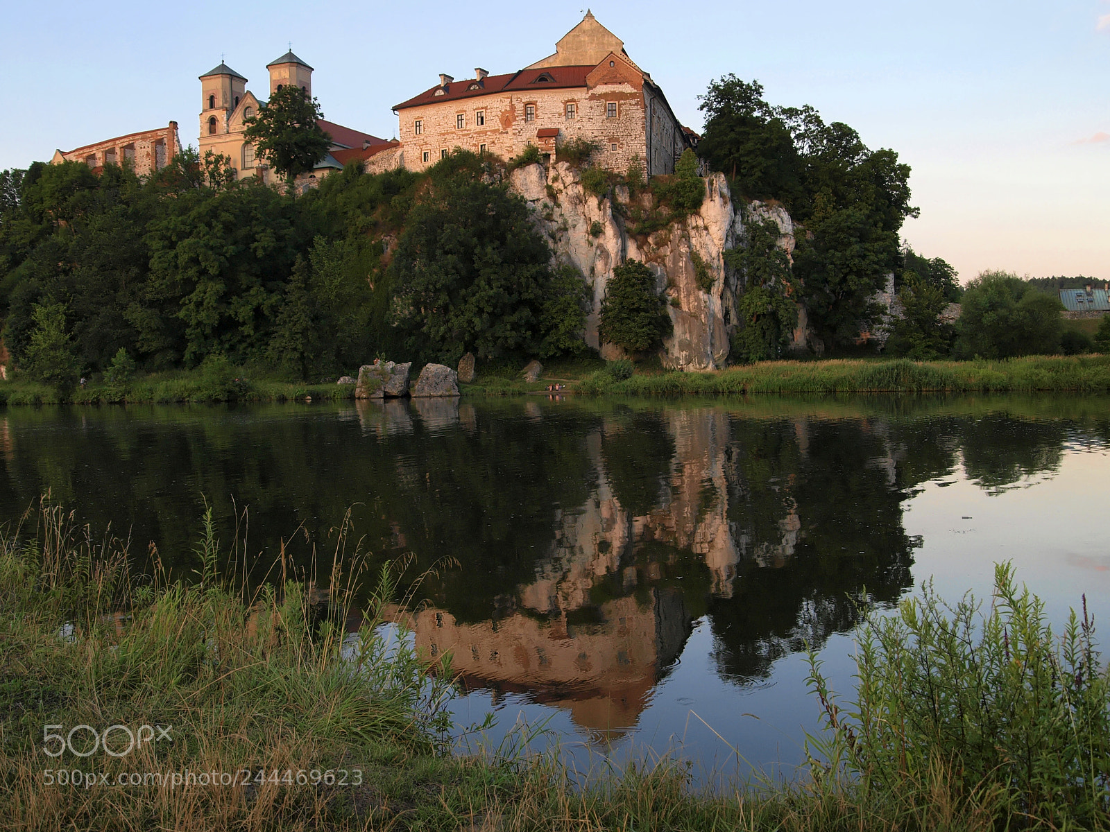 Olympus E-420 (EVOLT E-420) sample photo. Tyniec at sunset photography