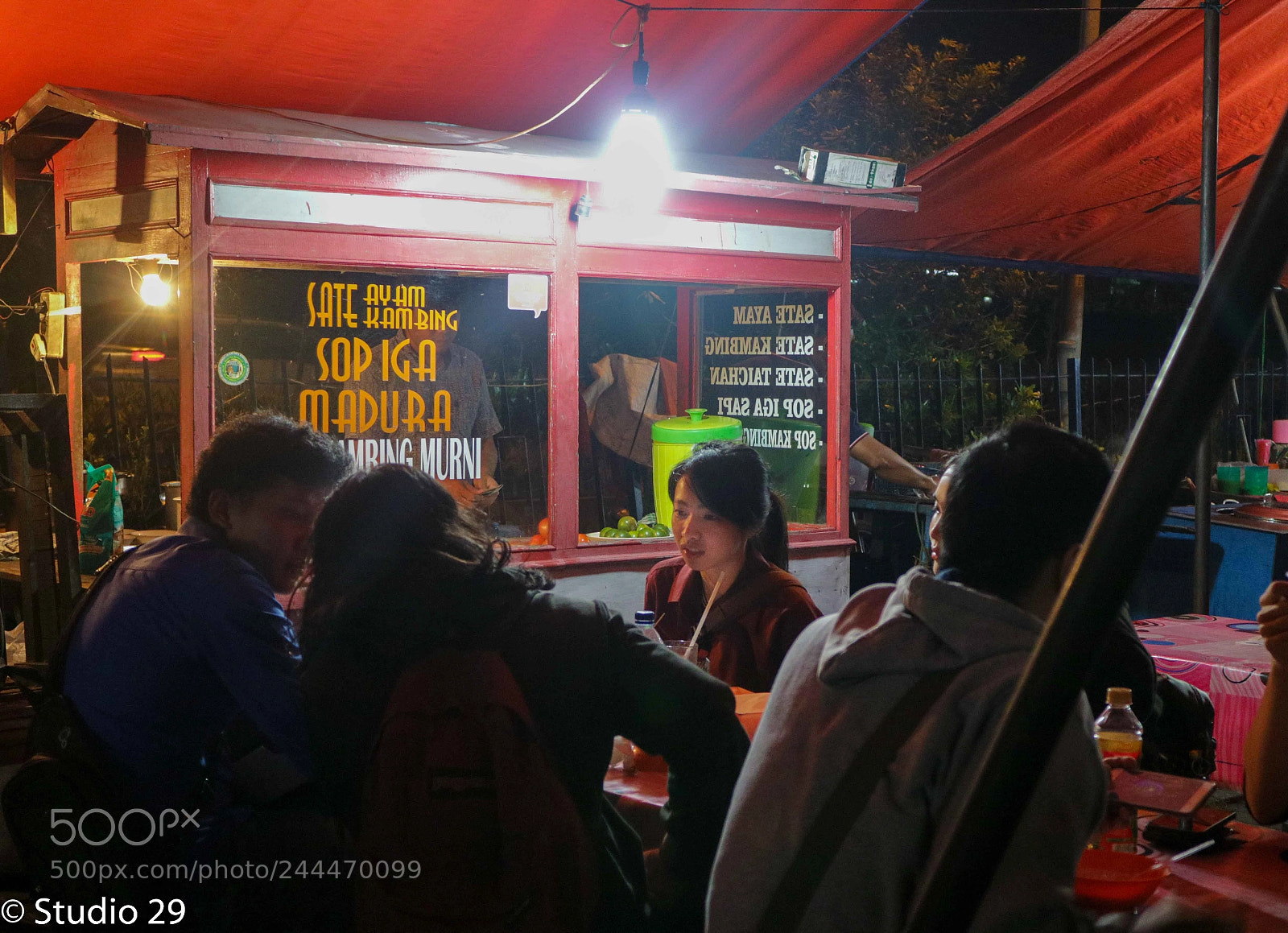 Canon EOS M3 sample photo. Socializing photography