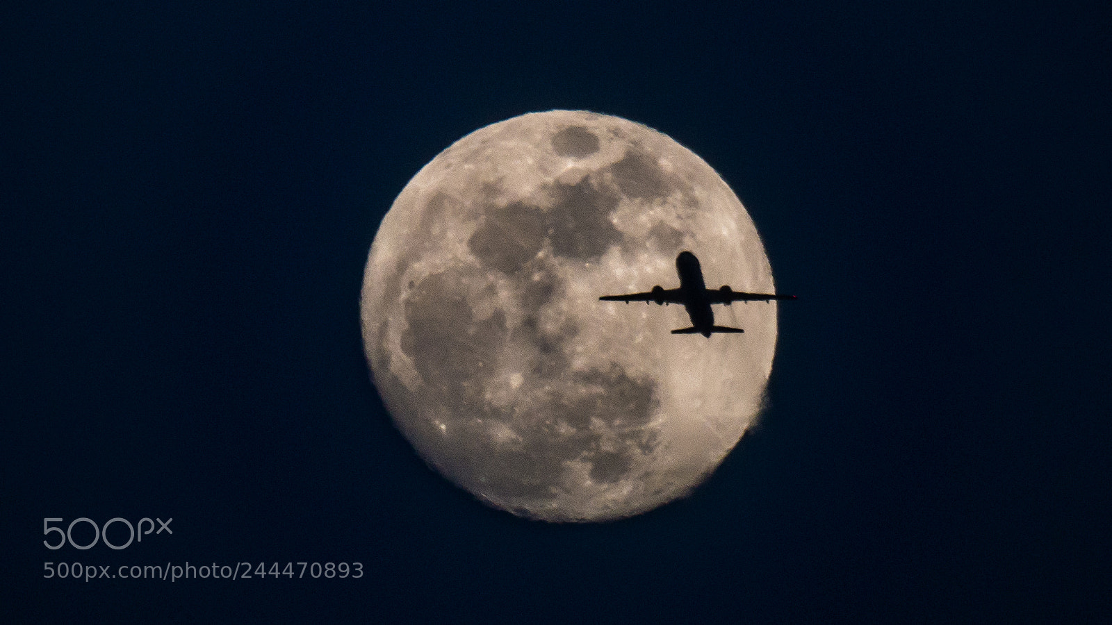 Panasonic Lumix DMC-G7 sample photo. Jet in the moon photography