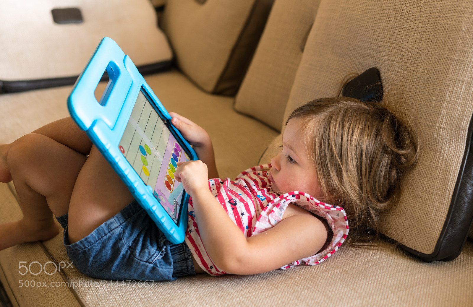 Sony a7R II sample photo. Preschool girl using a photography