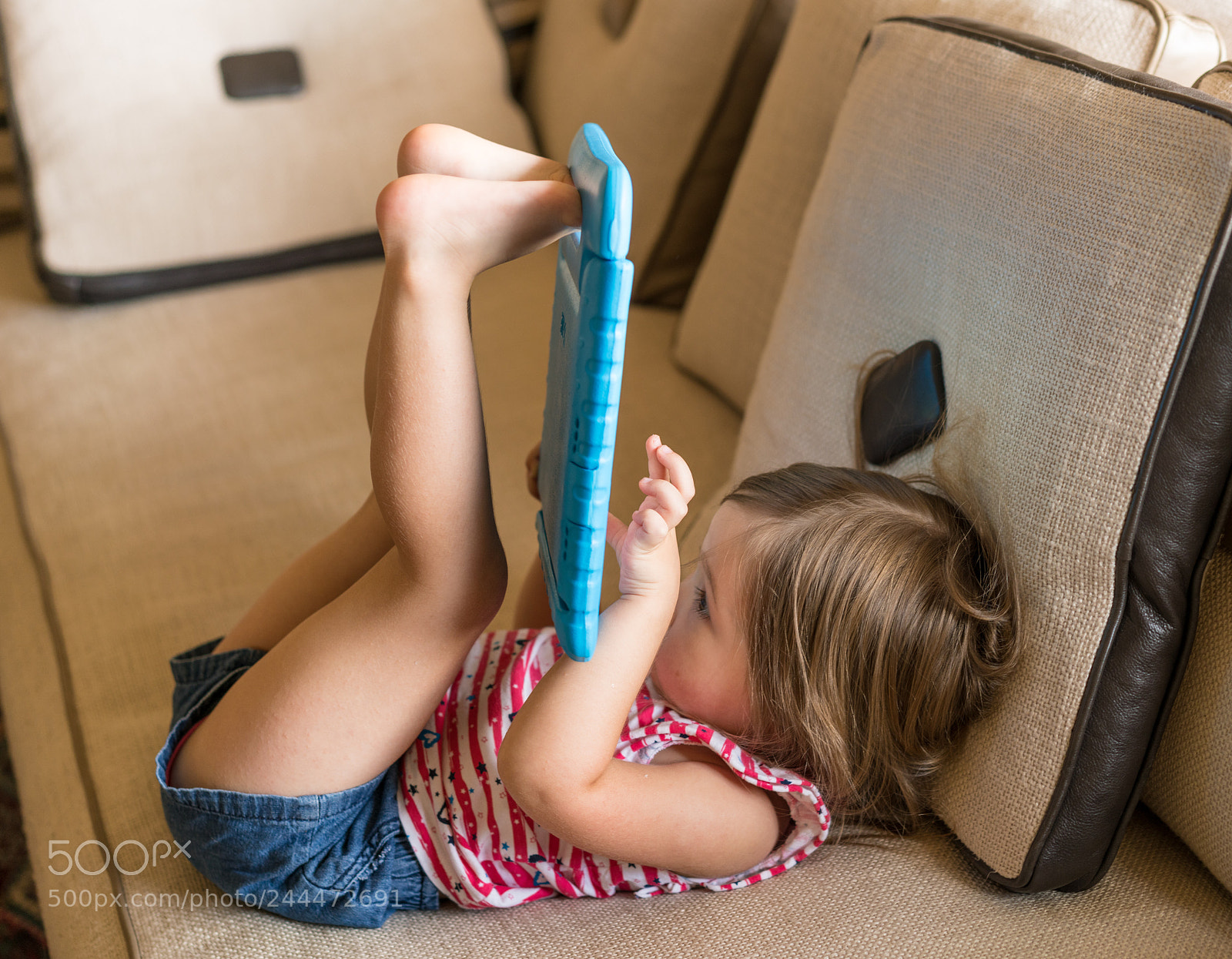 Sony a7R II sample photo. Preschool girl using a photography