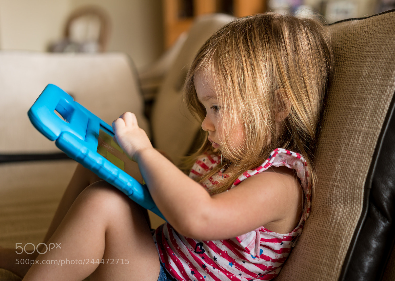 Sony a7R II sample photo. Preschool girl using a photography