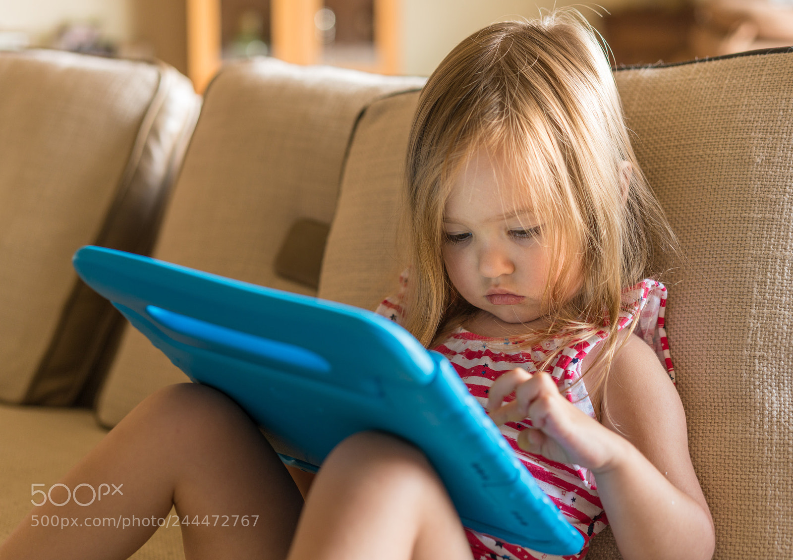 Sony a7R II sample photo. Preschool girl using a photography