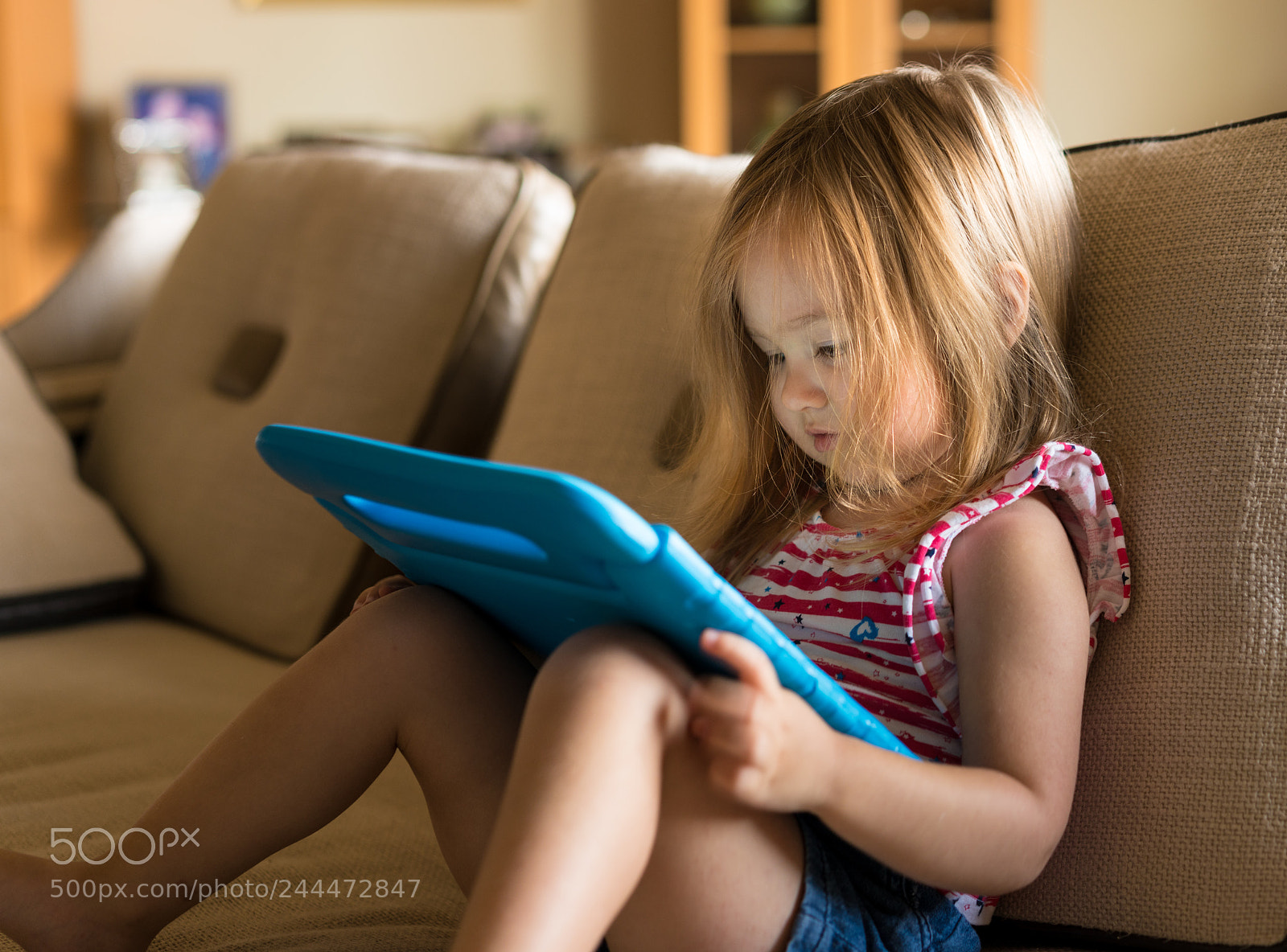 Sony a7R II sample photo. Preschool girl using a photography