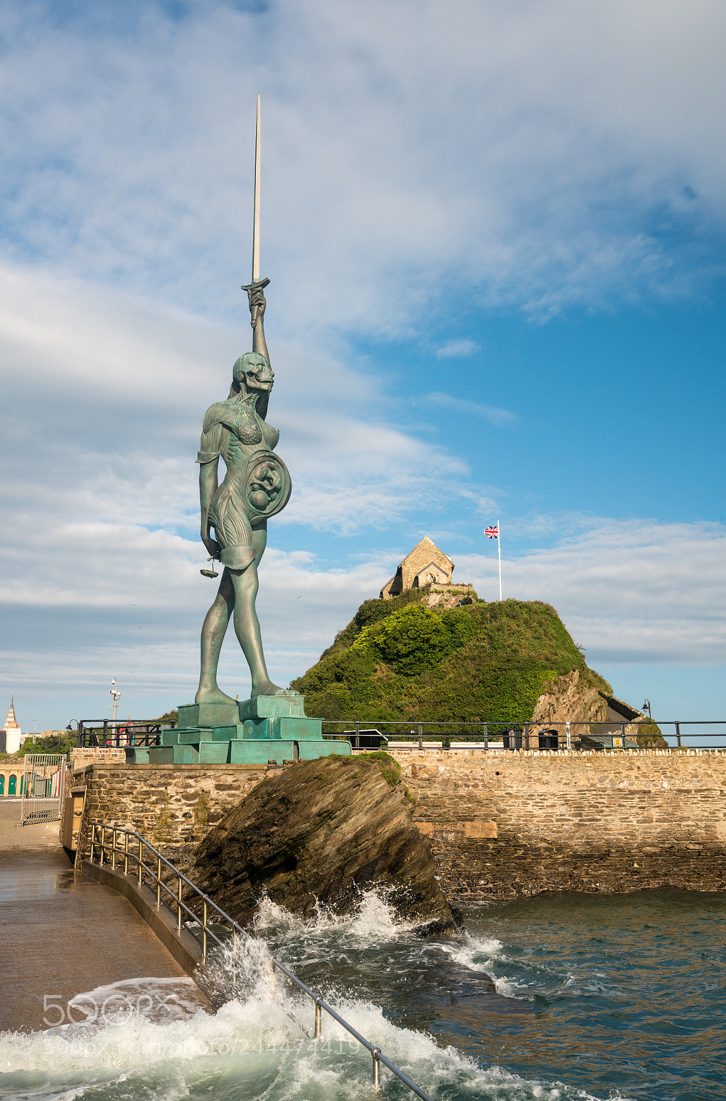 Sony a7R II sample photo. Damien hirst statue verity photography