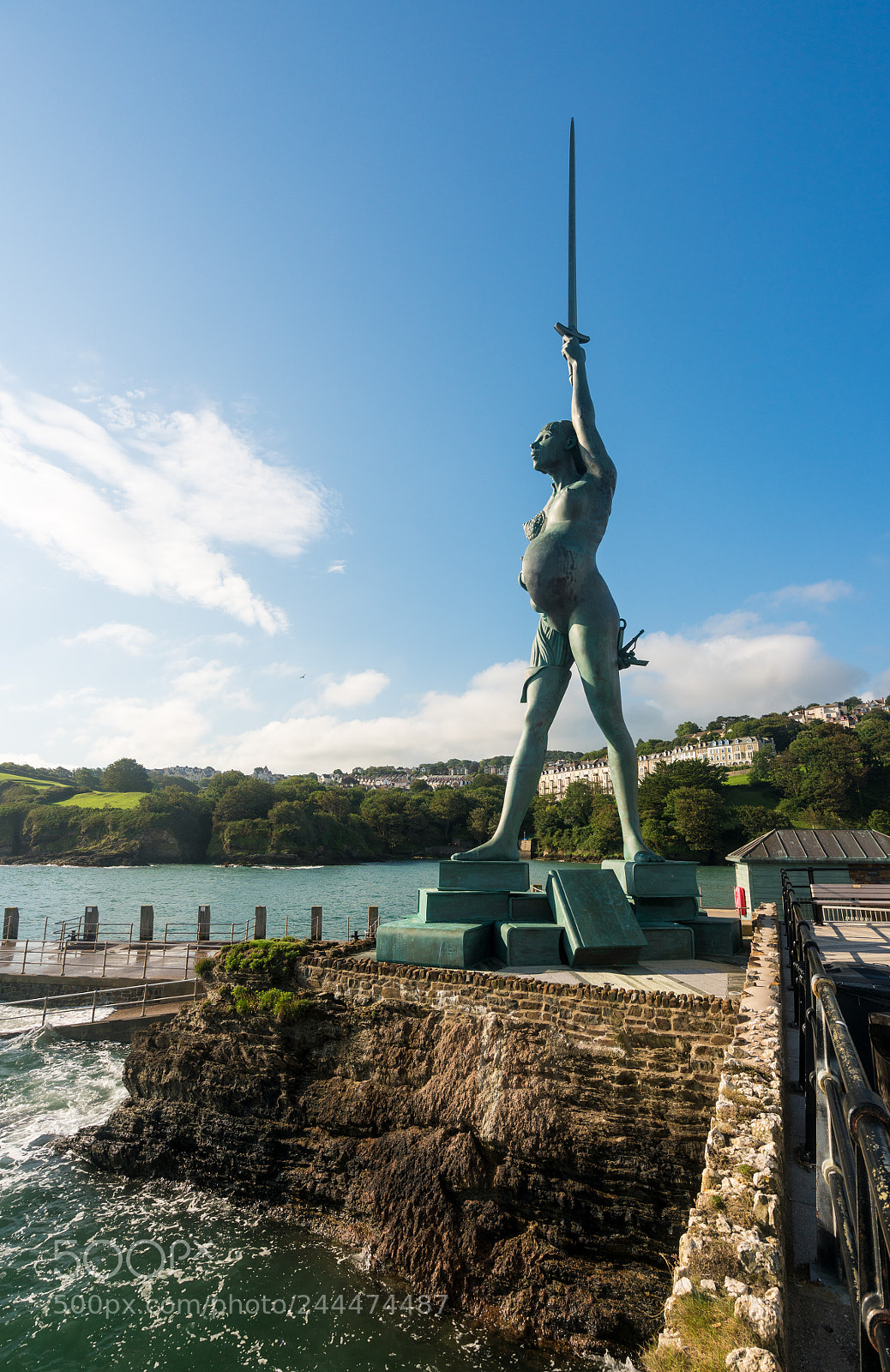 Sony a7R II sample photo. Damien hirst statue verity photography