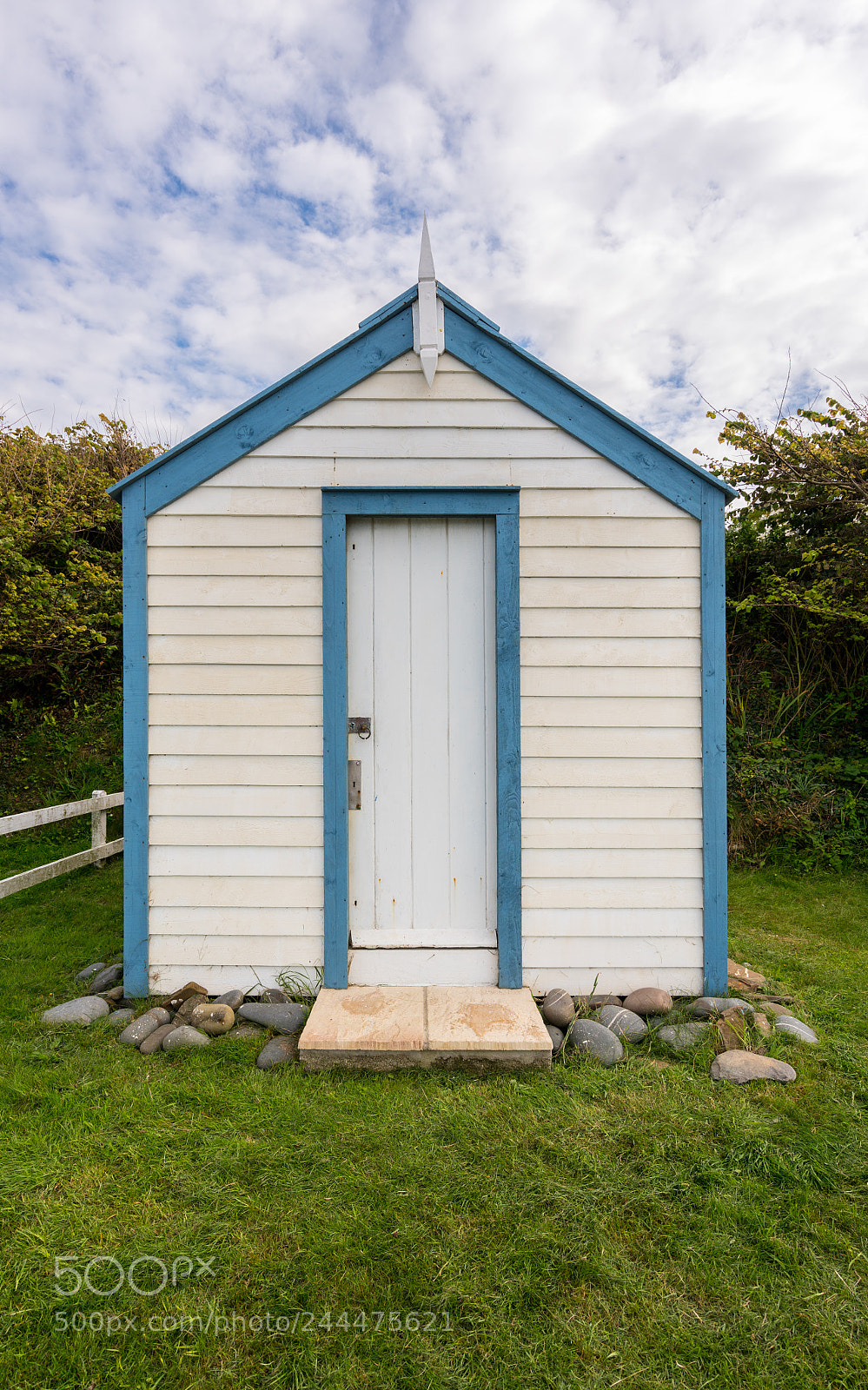 Sony a7R II sample photo. Colorful beach side huts photography