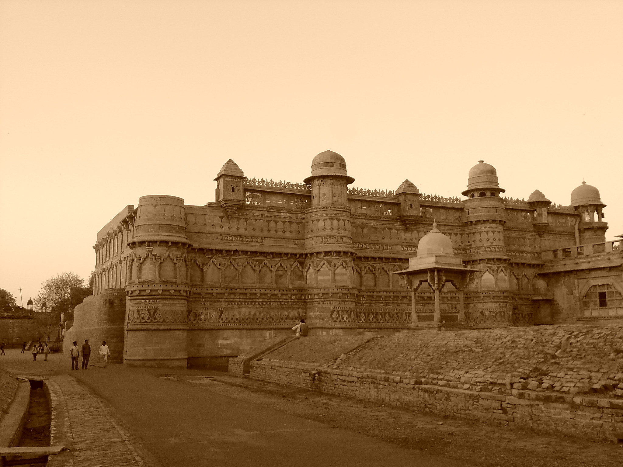 Nokia C6-00 sample photo. Gwalior fort ( india ) photography