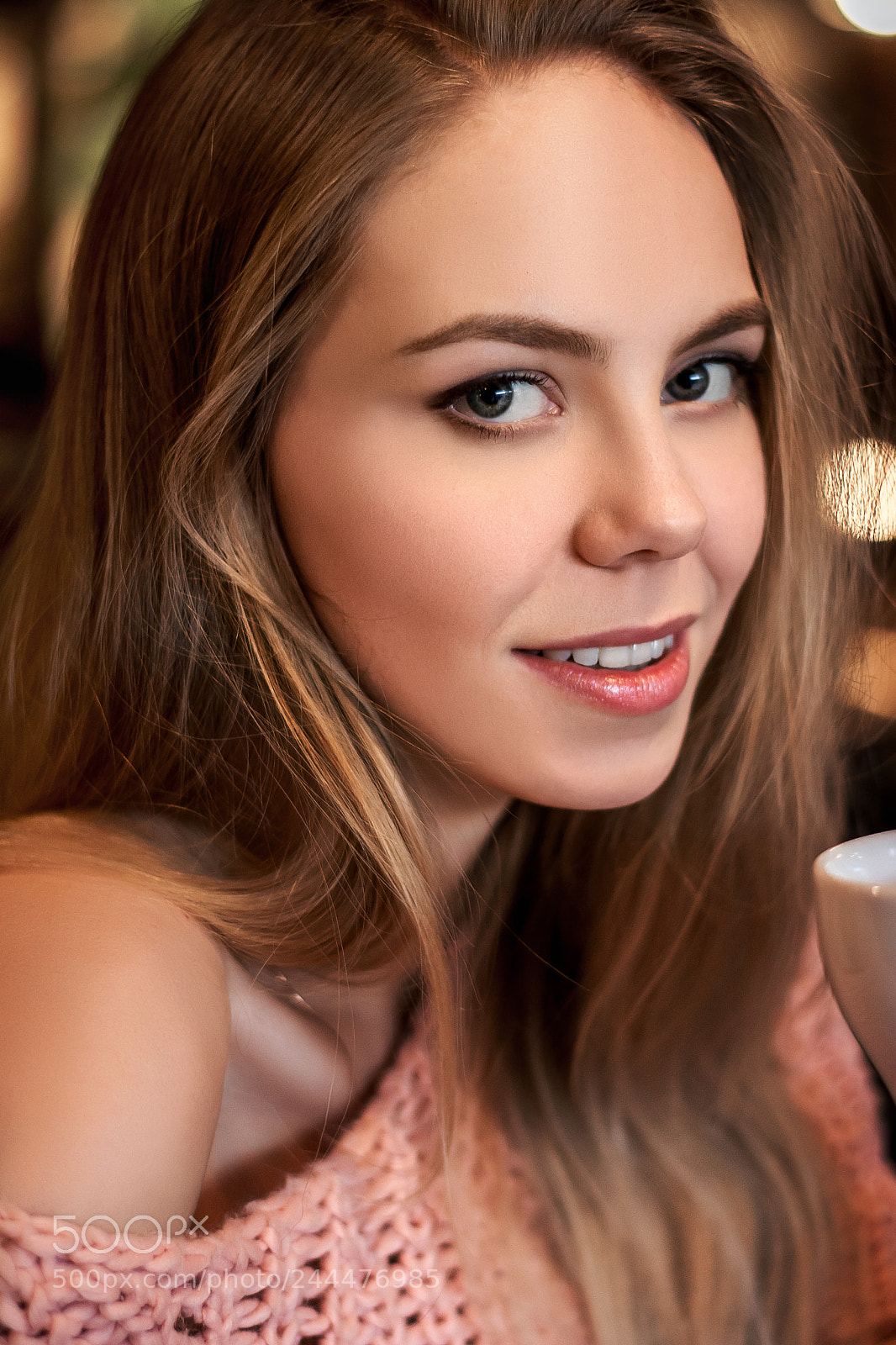 Nikon D7100 sample photo. Girl in cafe photography