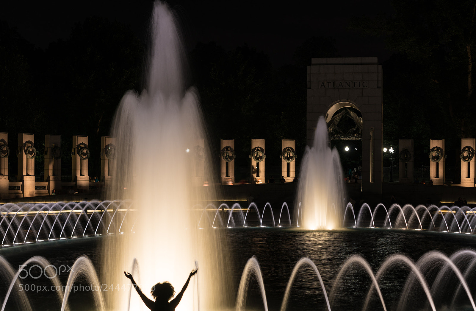 Sony a7R II sample photo. Fountains at world war photography