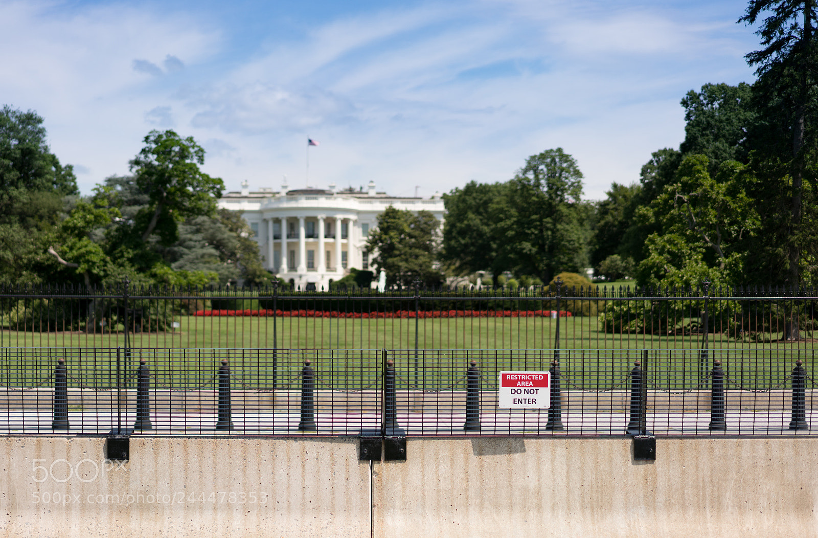 Sony a7R II sample photo. White house with expanded photography