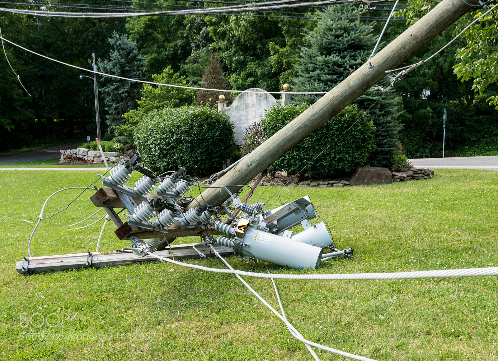 Sony a7R II sample photo. Snapped and downed power photography