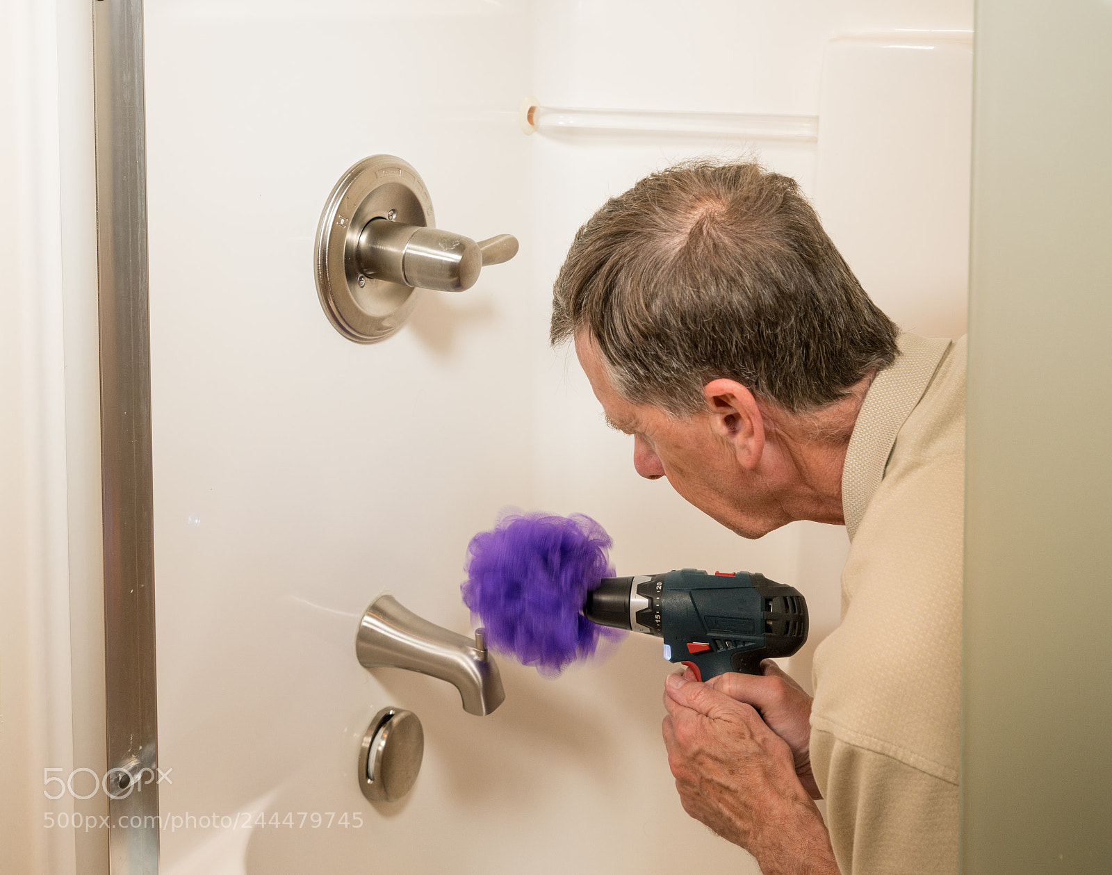 Sony a7R II sample photo. Senior man cleaning a photography