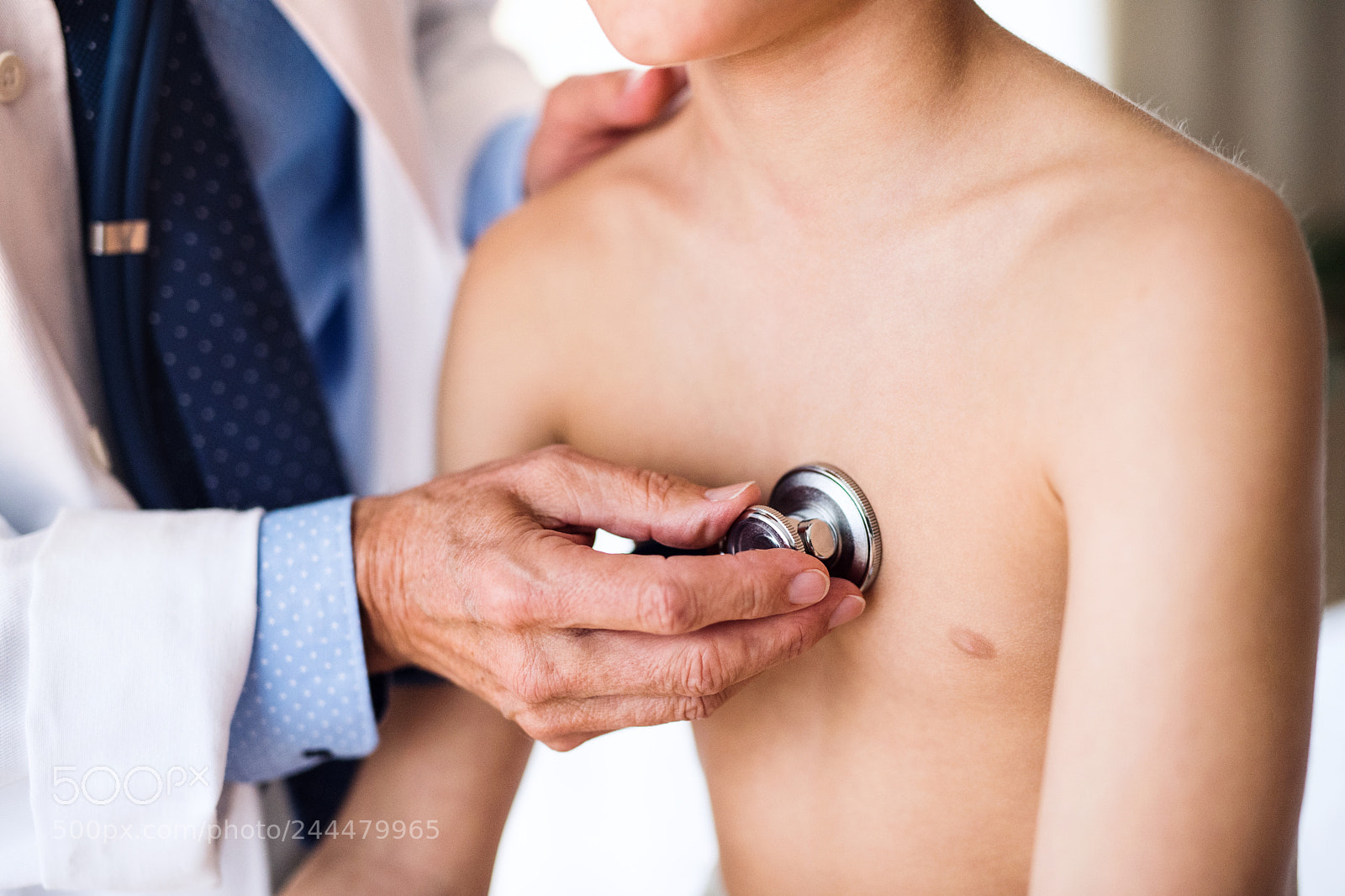 Nikon D5 sample photo. Senior doctor examining a photography