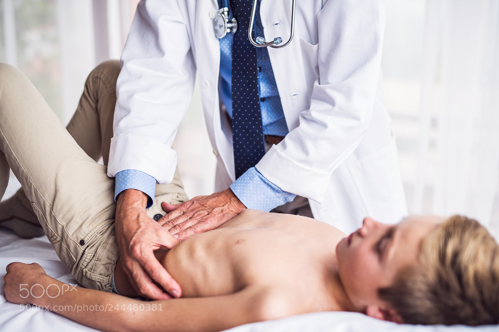 Nikon D5 sample photo. Senior doctor examining a photography