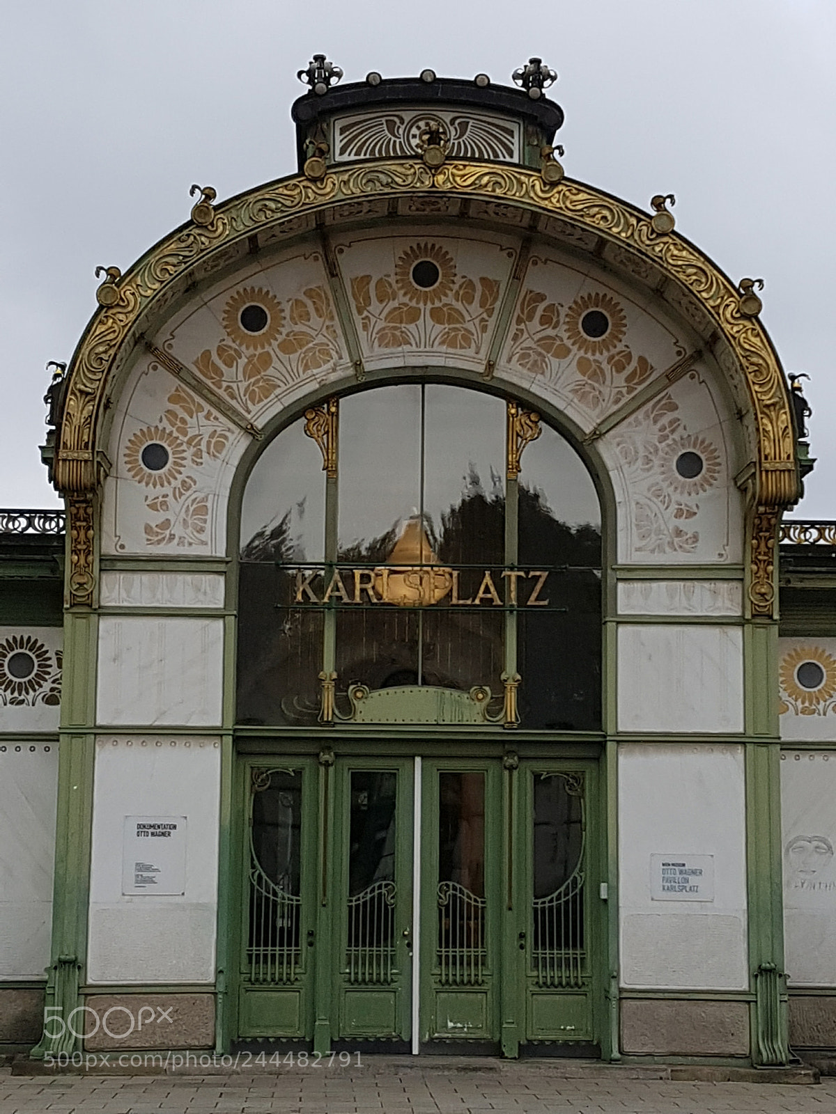 Samsung Galaxy S7 Edge sample photo. Karlsplatz photography