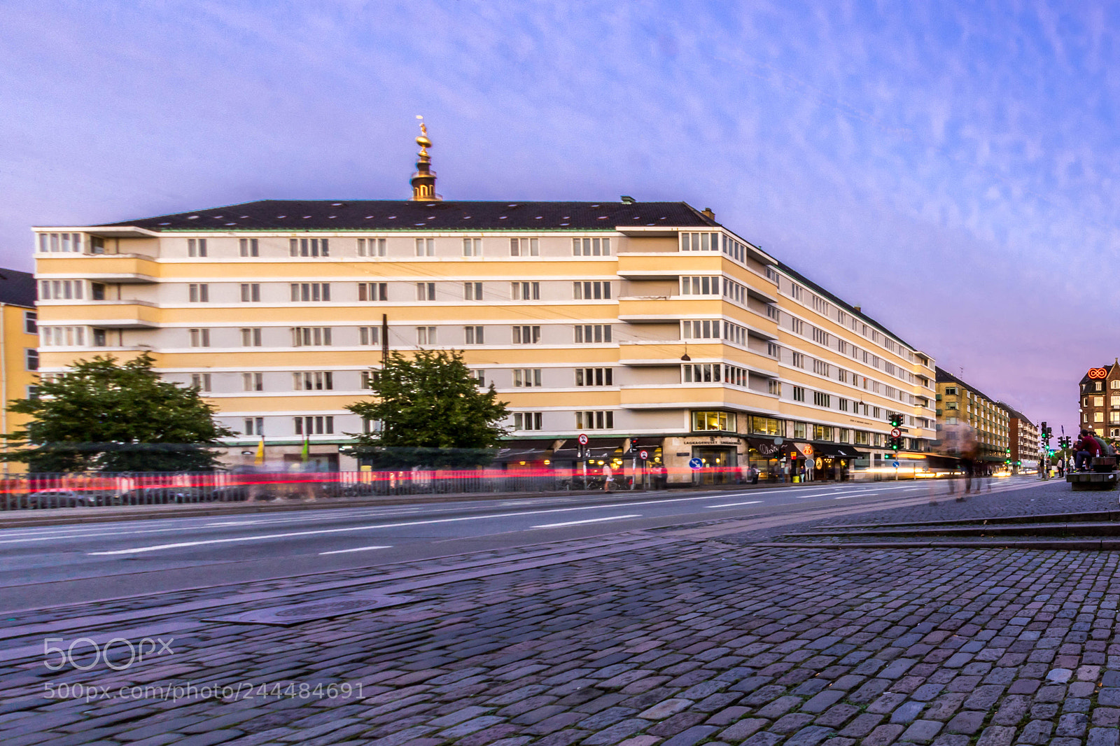 Canon EOS 750D (EOS Rebel T6i / EOS Kiss X8i) sample photo. Christianshavn - nightscene photography