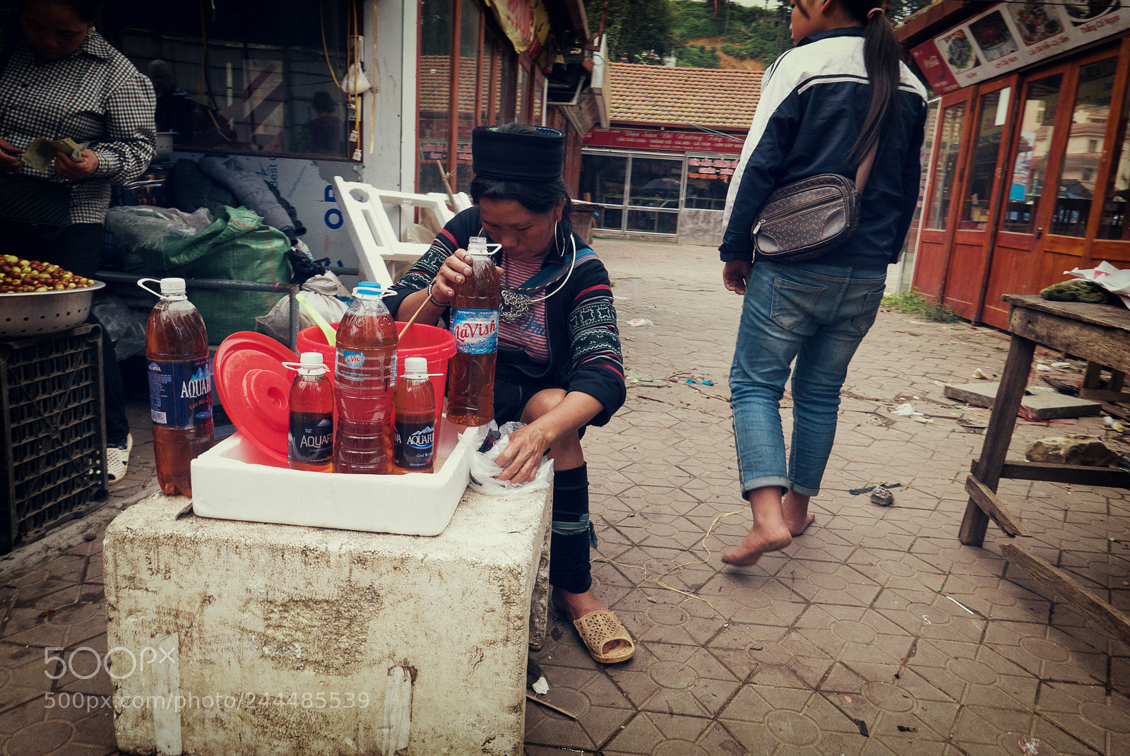Panasonic Lumix DMC-LX100 sample photo. Gasoline vendor photography