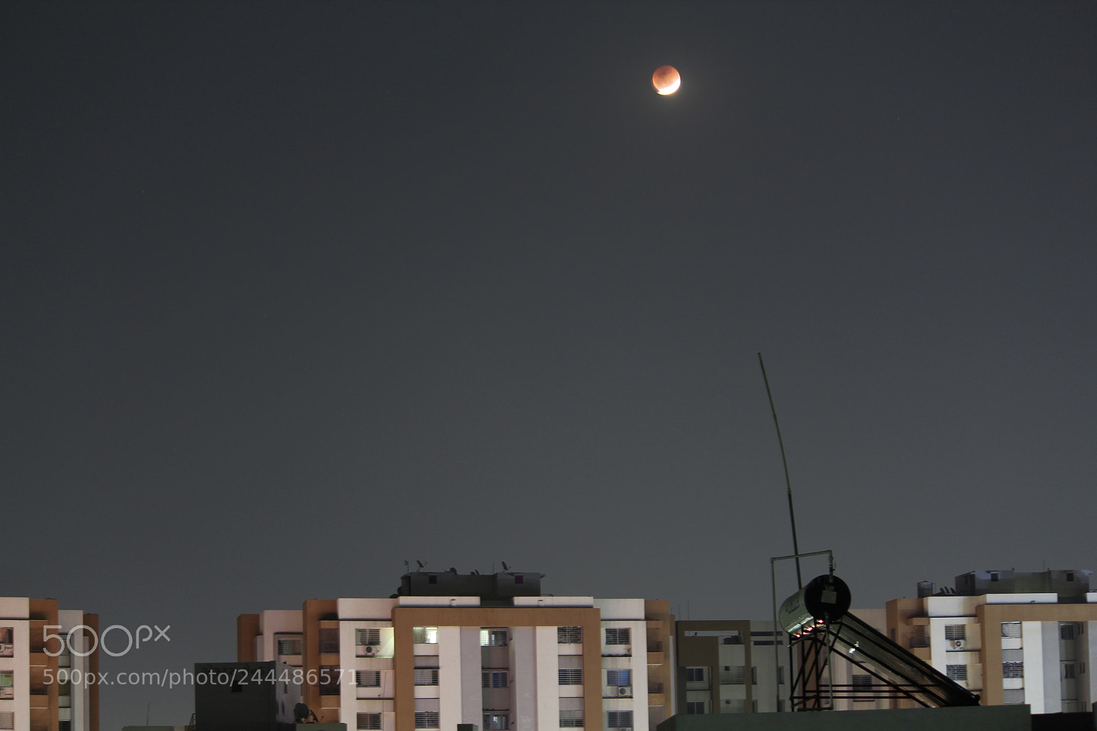 Canon EF-S 55-250mm F4-5.6 IS II sample photo. Moon eclipse 2 photography